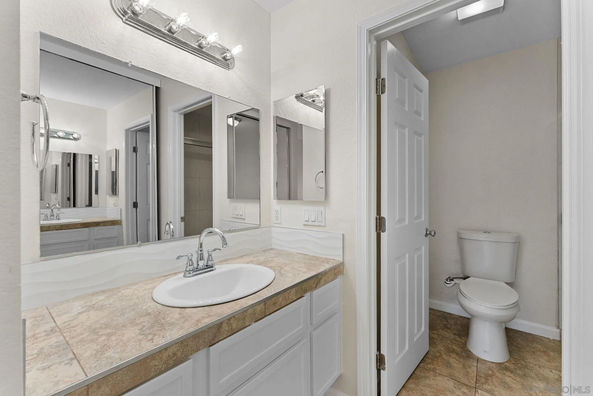 https://cdn.realtyfeed.com/cdn/127/250036956/ca3b4ccc3d0e6759f349f7324e050e16.webp