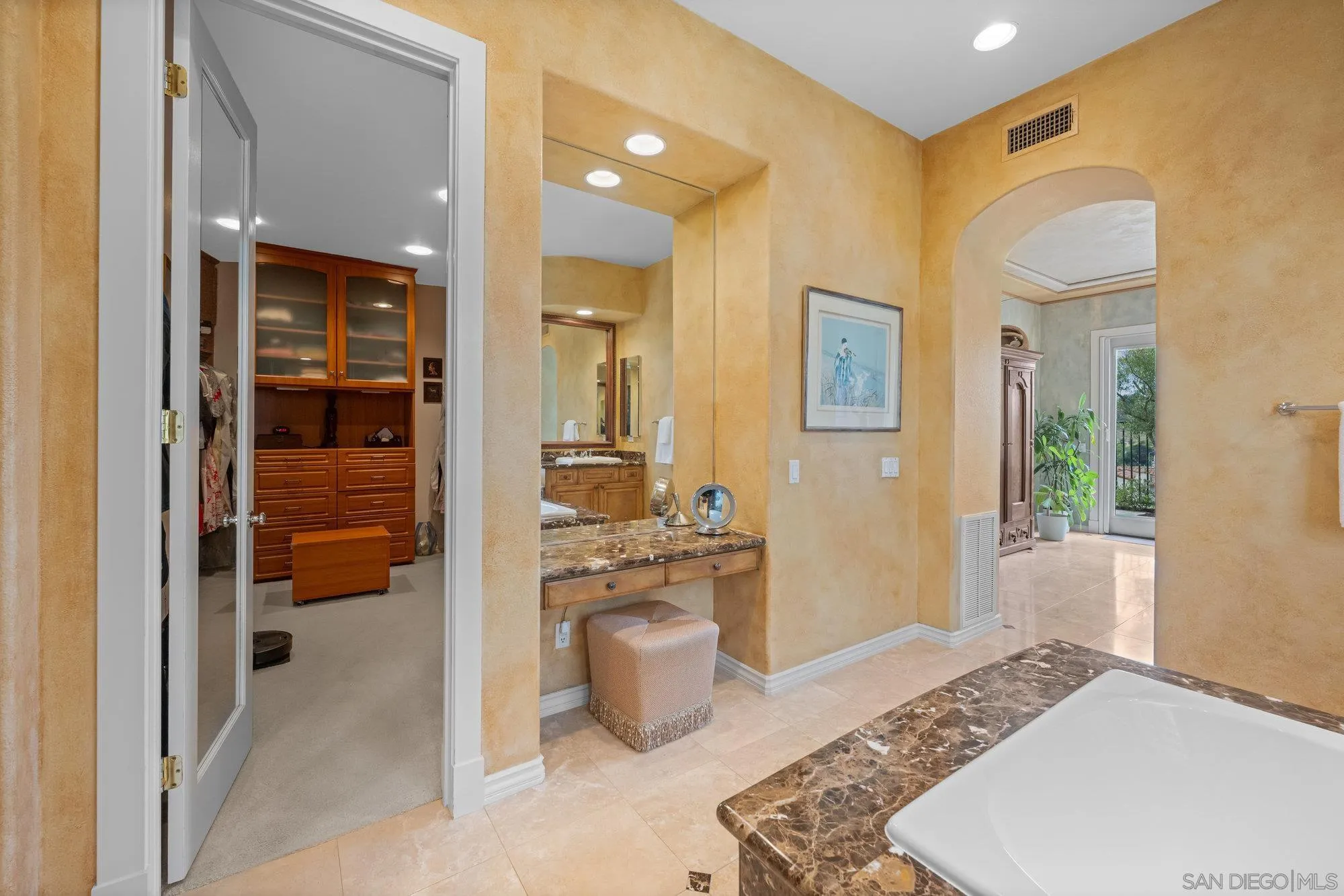 https://cdn.realtyfeed.com/cdn/127/250036958/0911a7d728bff10a2c40eb1d2edaa55a.webp