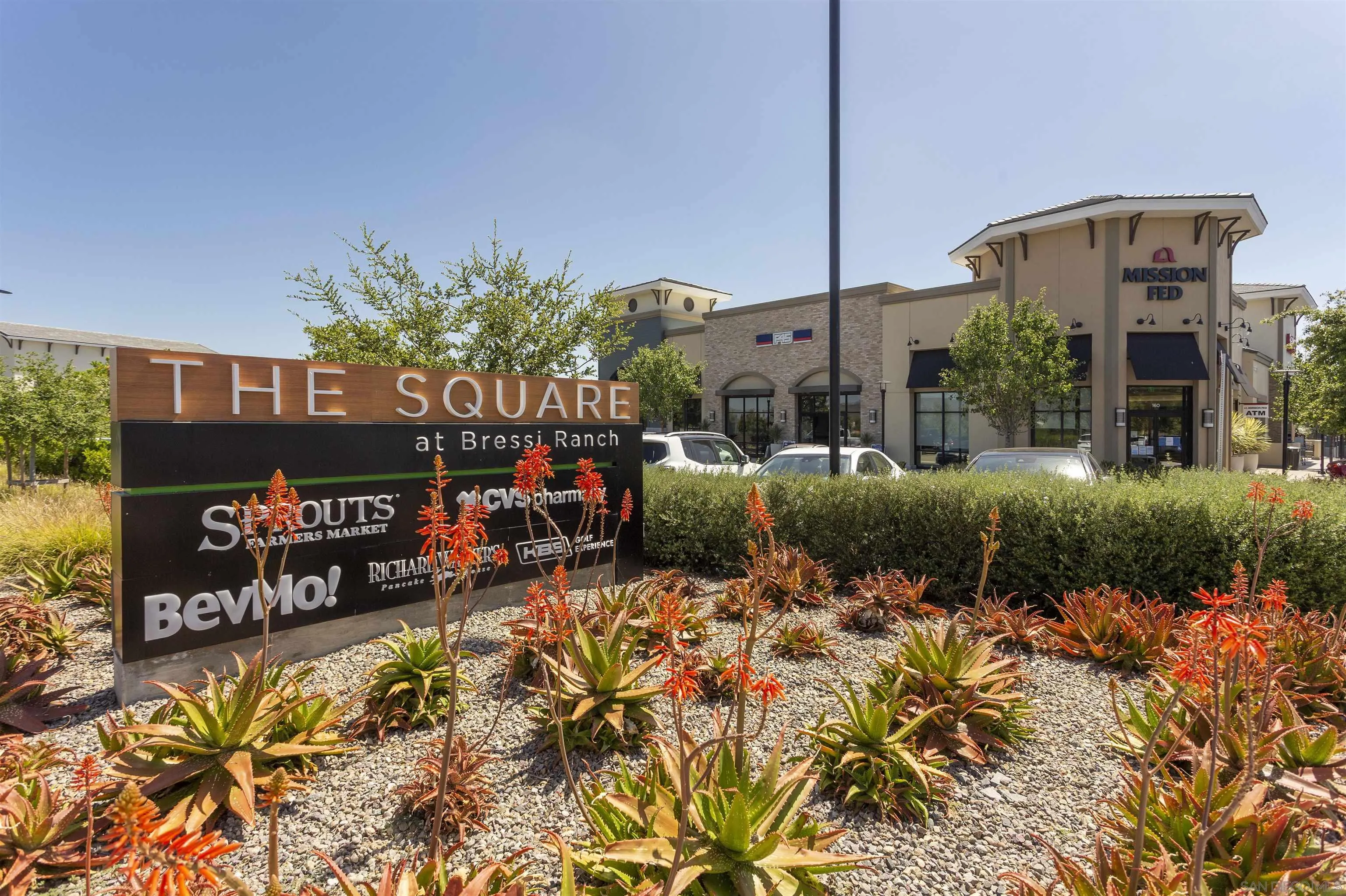 https://cdn.realtyfeed.com/cdn/127/250036958/79114ca87fb1a27f8920ef23f2fb634f.webp