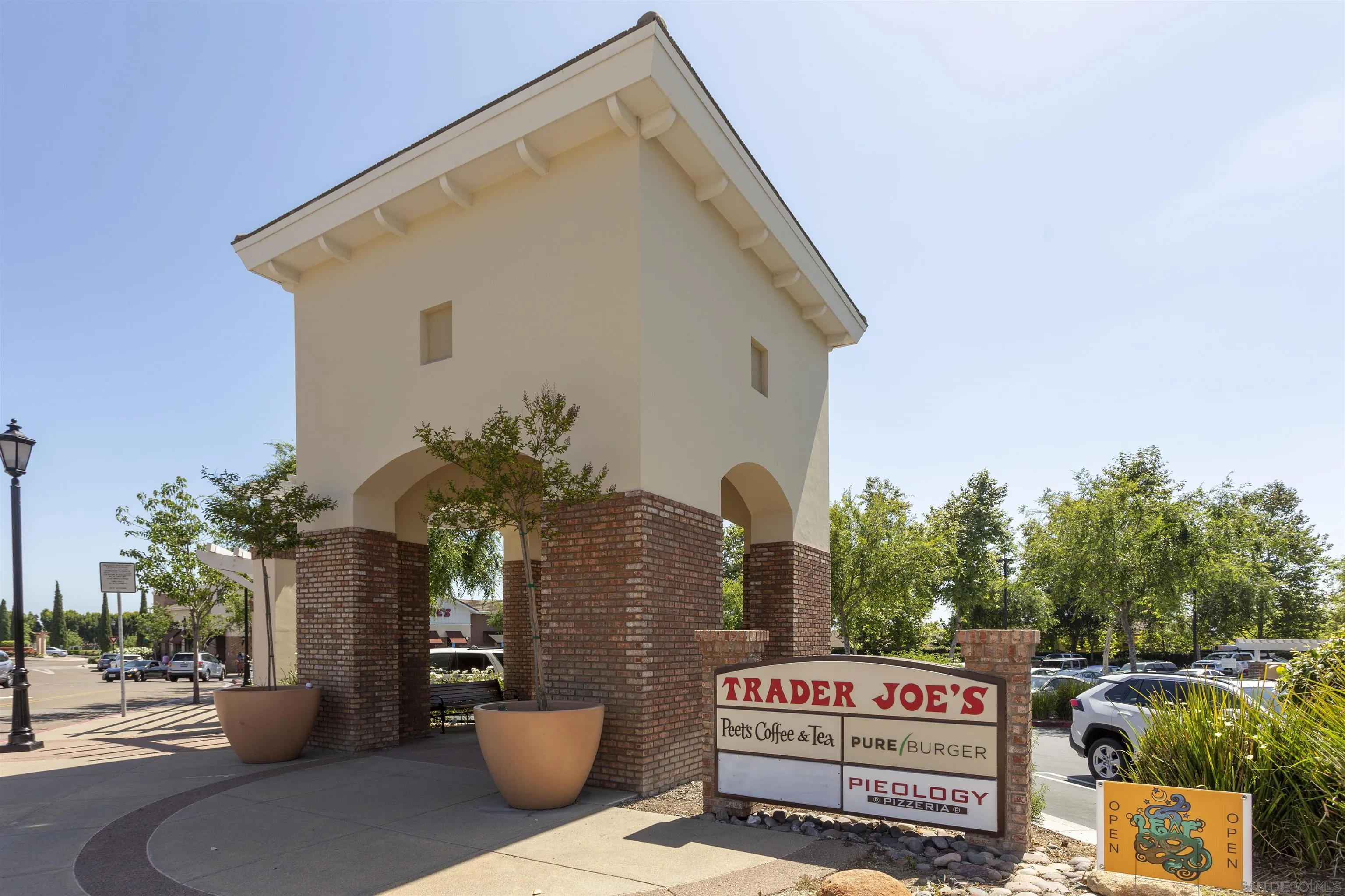 https://cdn.realtyfeed.com/cdn/127/250036958/9dc8d956a54be3bb6a74f8229edec800.webp