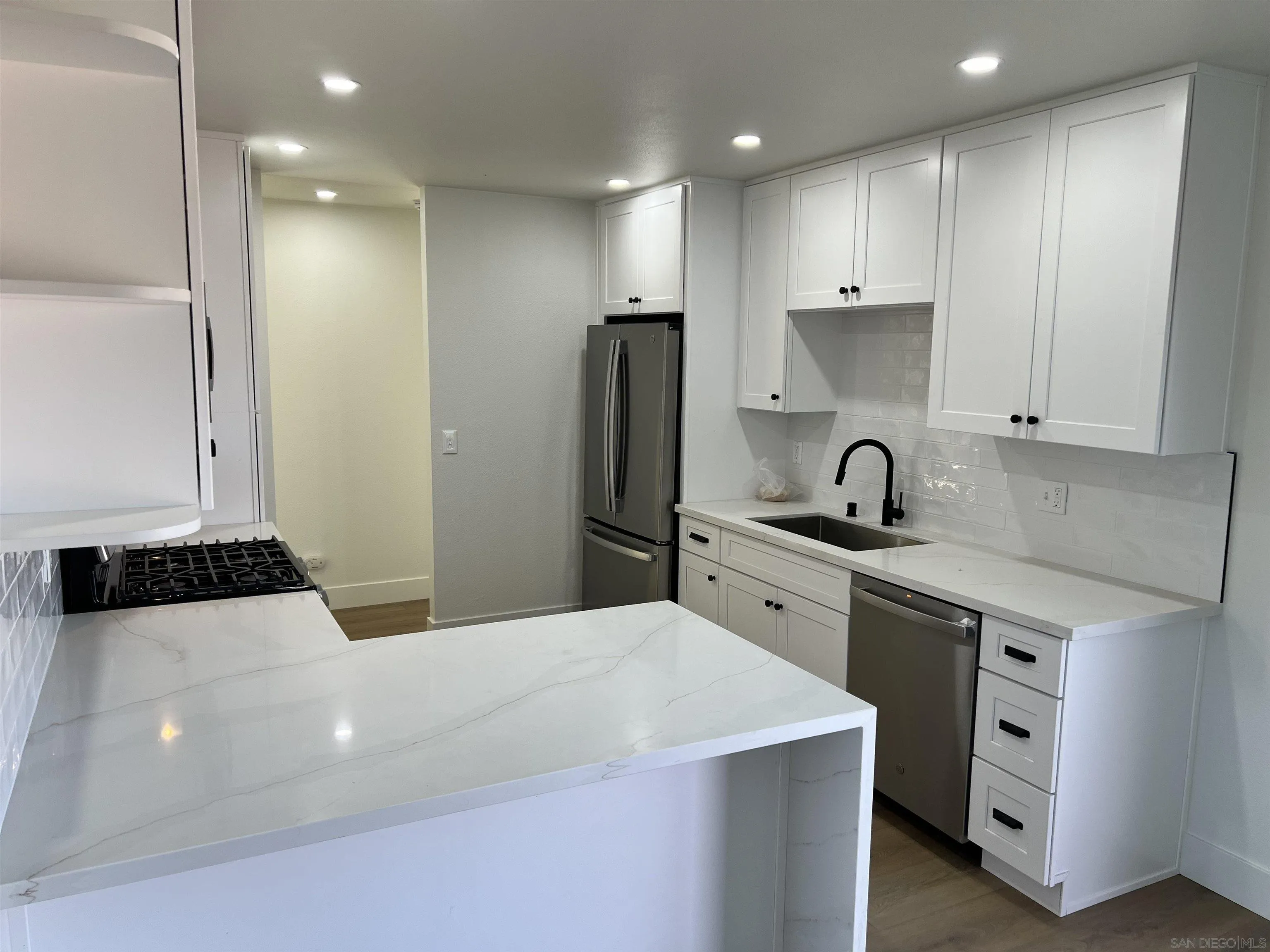 https://cdn.realtyfeed.com/cdn/127/250036959/4e65c31162d1f818604714f3b639ed69.webp