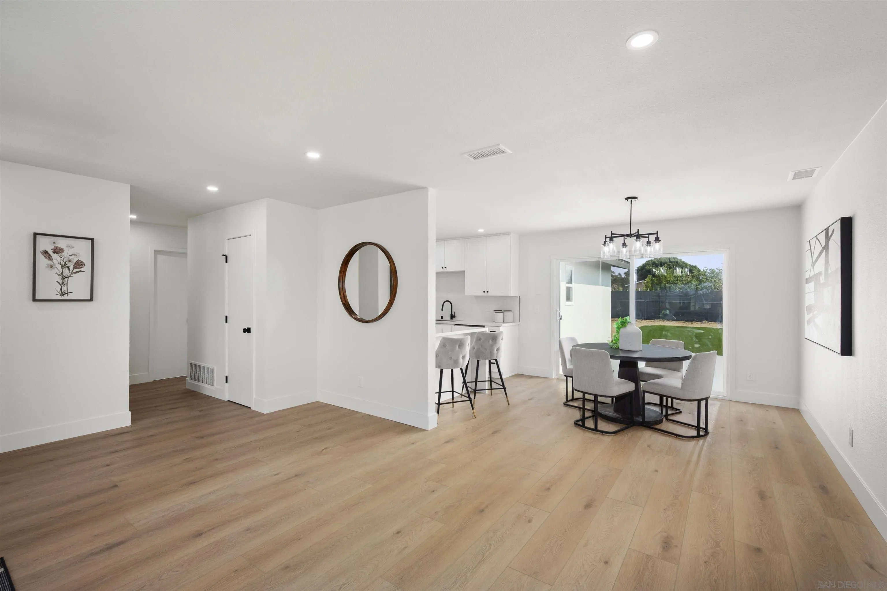 https://cdn.realtyfeed.com/cdn/127/250036959/99c57413c5a84f3e4599fd97af7c62a6.webp