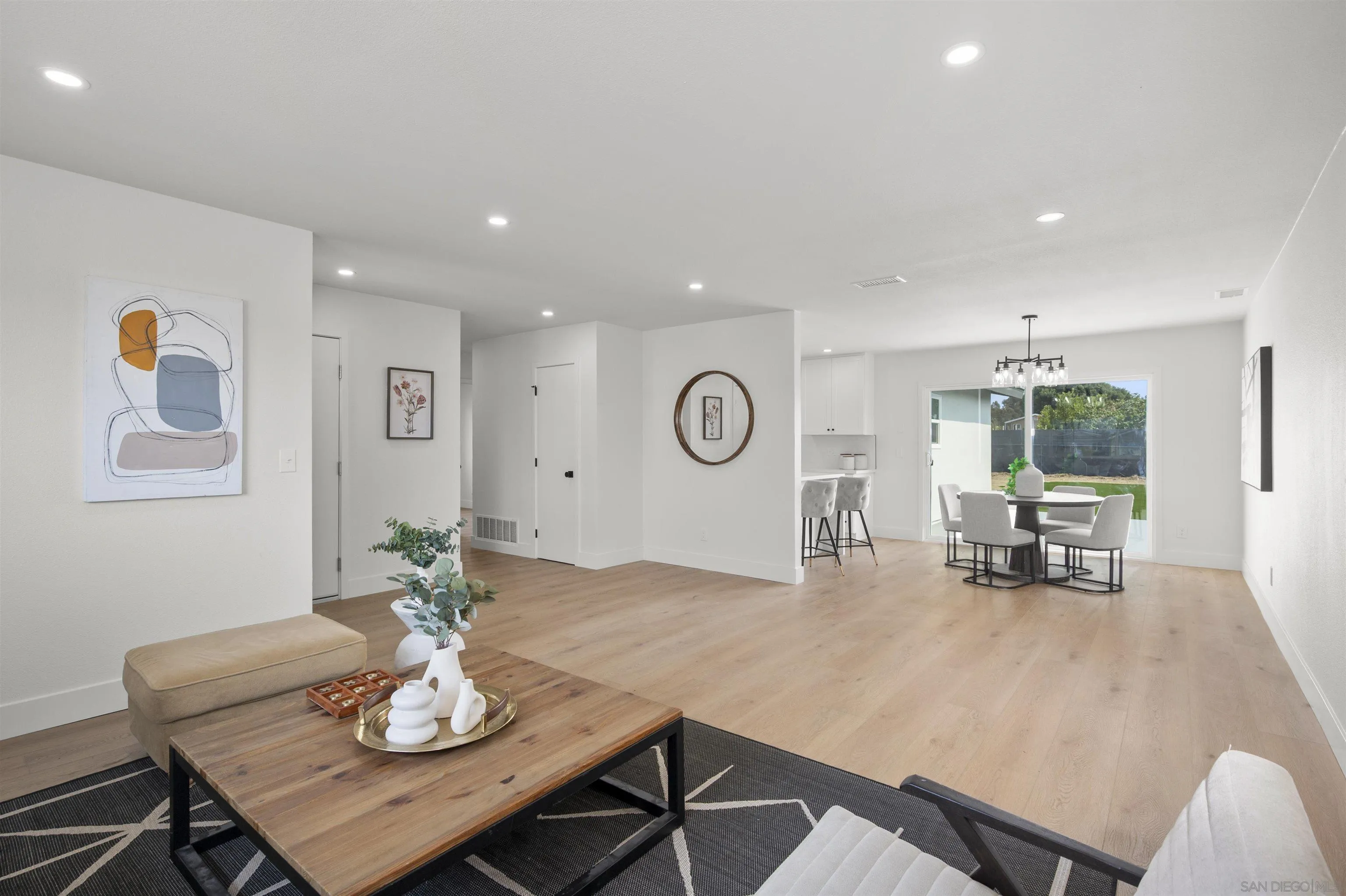 https://cdn.realtyfeed.com/cdn/127/250036959/ebd1138addeea83cca322824d2586e33.webp