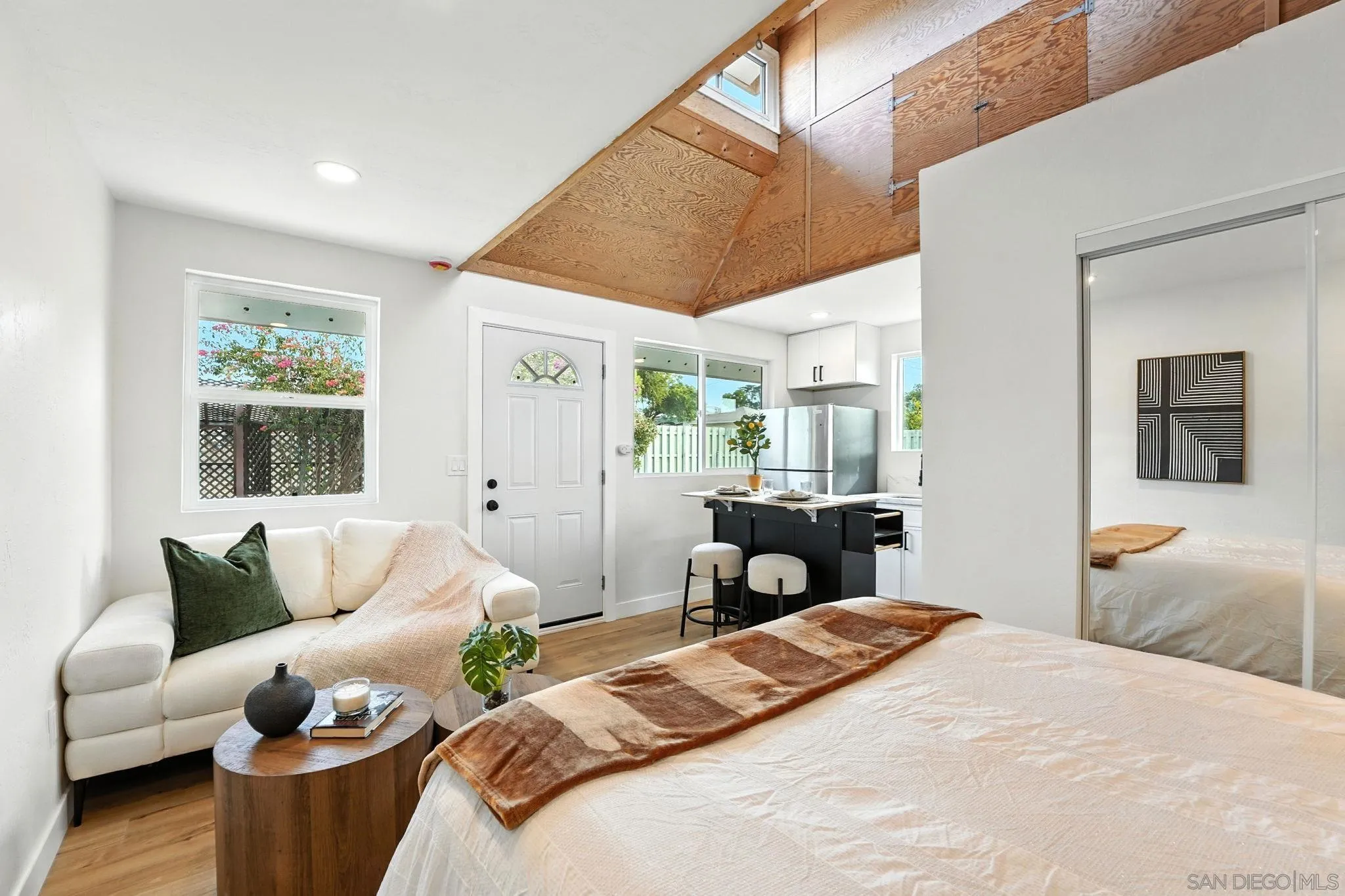 https://cdn.realtyfeed.com/cdn/127/250036961/0f429ae2dee117f345354fcd6a0752ae.webp