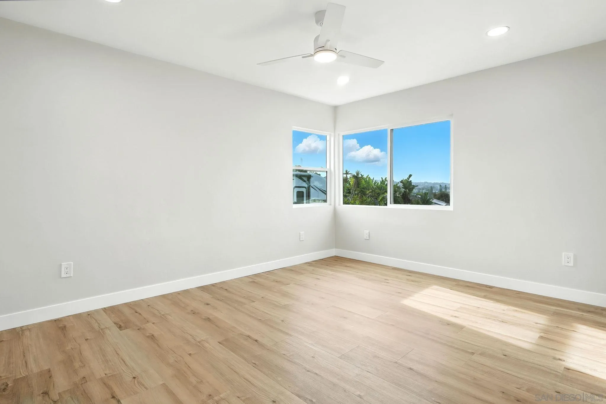https://cdn.realtyfeed.com/cdn/127/250036961/2a5c86ab67082b05376c62b5e3b17f56.webp