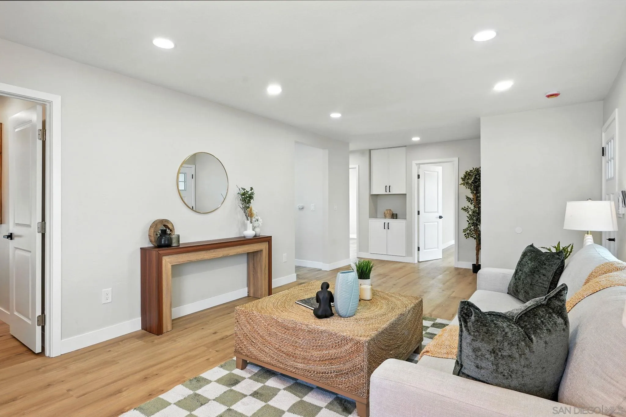 https://cdn.realtyfeed.com/cdn/127/250036961/2b682bd1ddd4446723a80b63173d16d1.webp