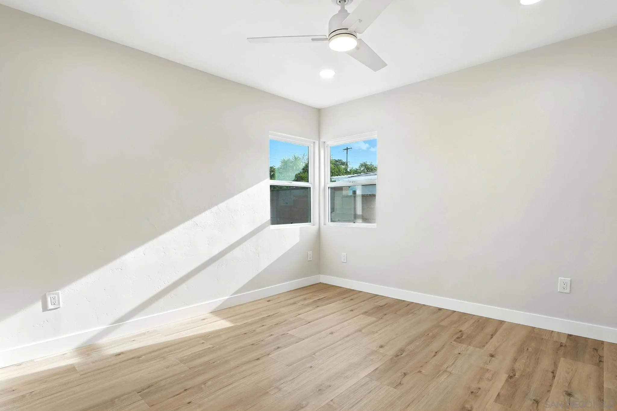 https://cdn.realtyfeed.com/cdn/127/250036961/a58e2334d0d8e21c3fbf0f4388889811.webp