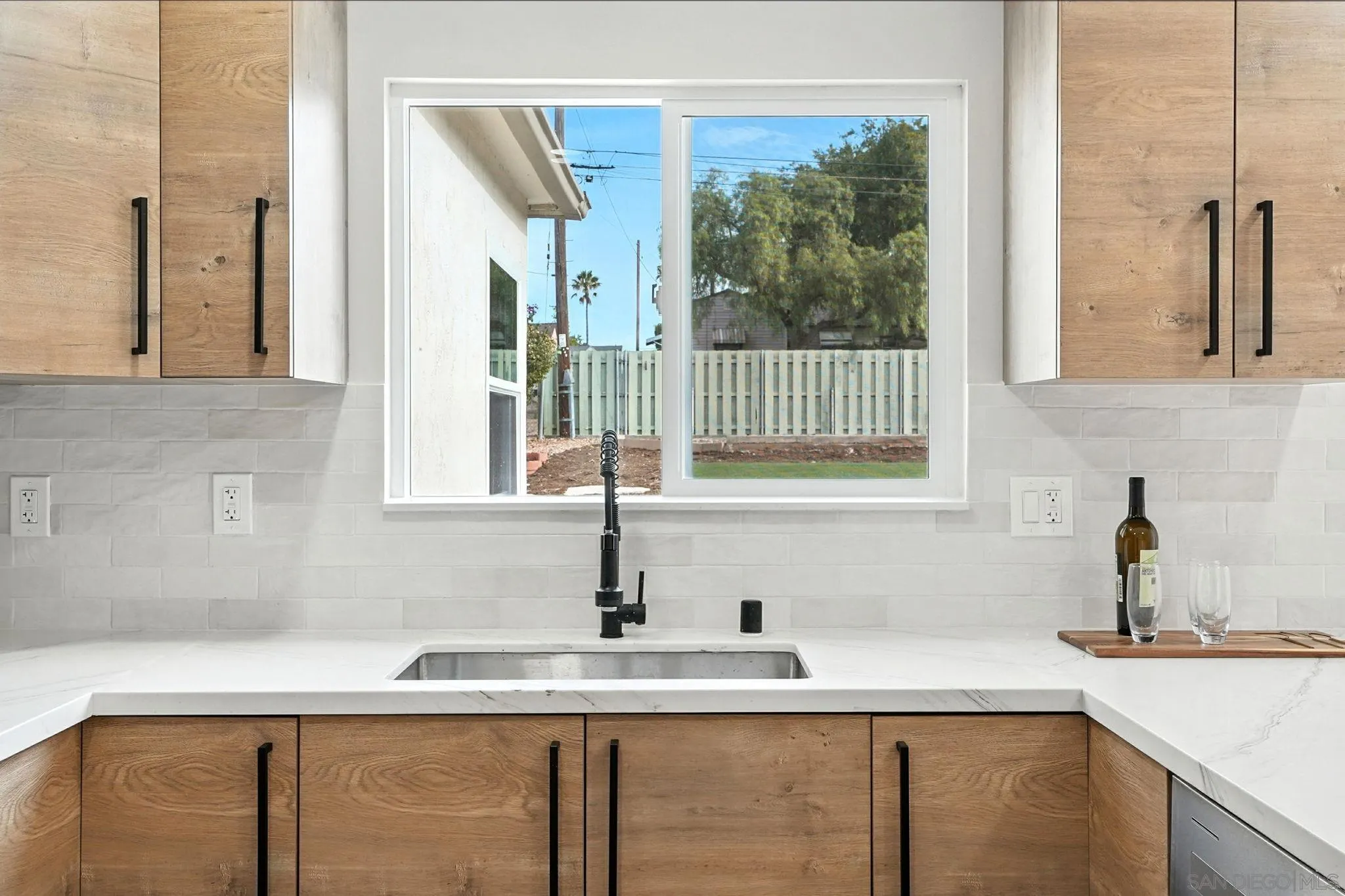 https://cdn.realtyfeed.com/cdn/127/250036961/b7bb01c26a7f17b72b59dac34244fd65.webp