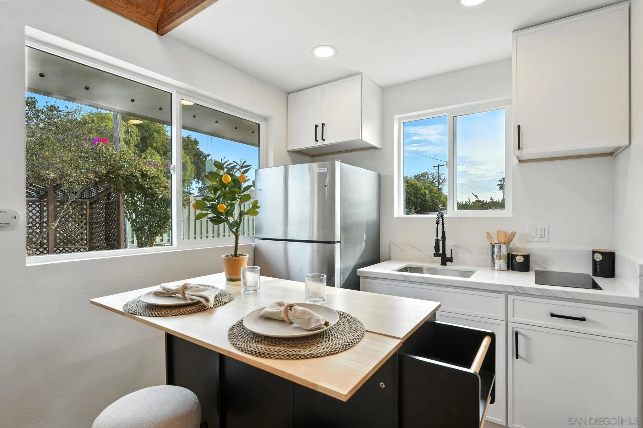 https://cdn.realtyfeed.com/cdn/127/250036961/ce21e919a12b28baf58c8ce8c38efdaf.webp