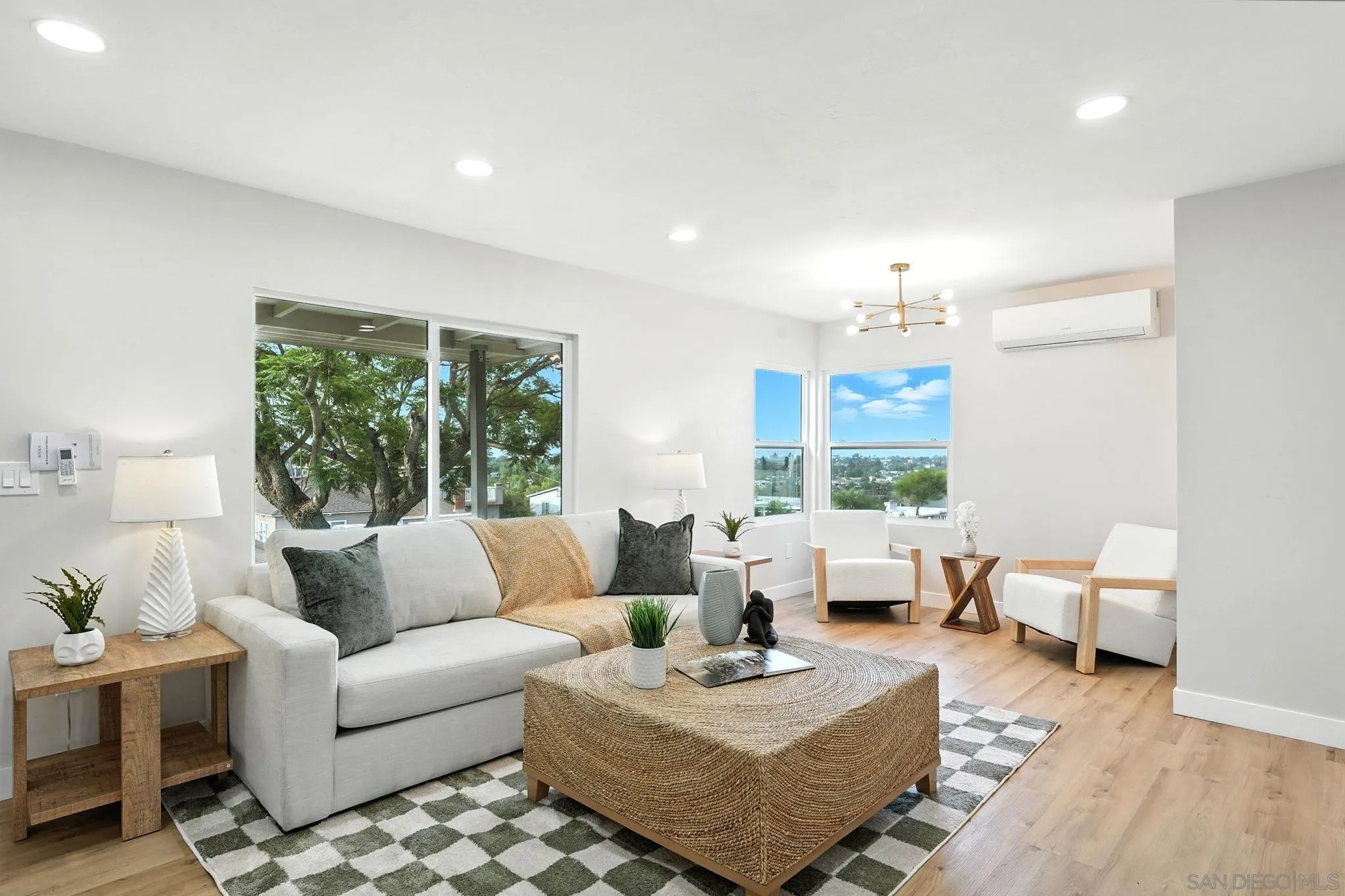 https://cdn.realtyfeed.com/cdn/127/250036961/fbf08820ec75f5096193d3b6fc9035f4.webp
