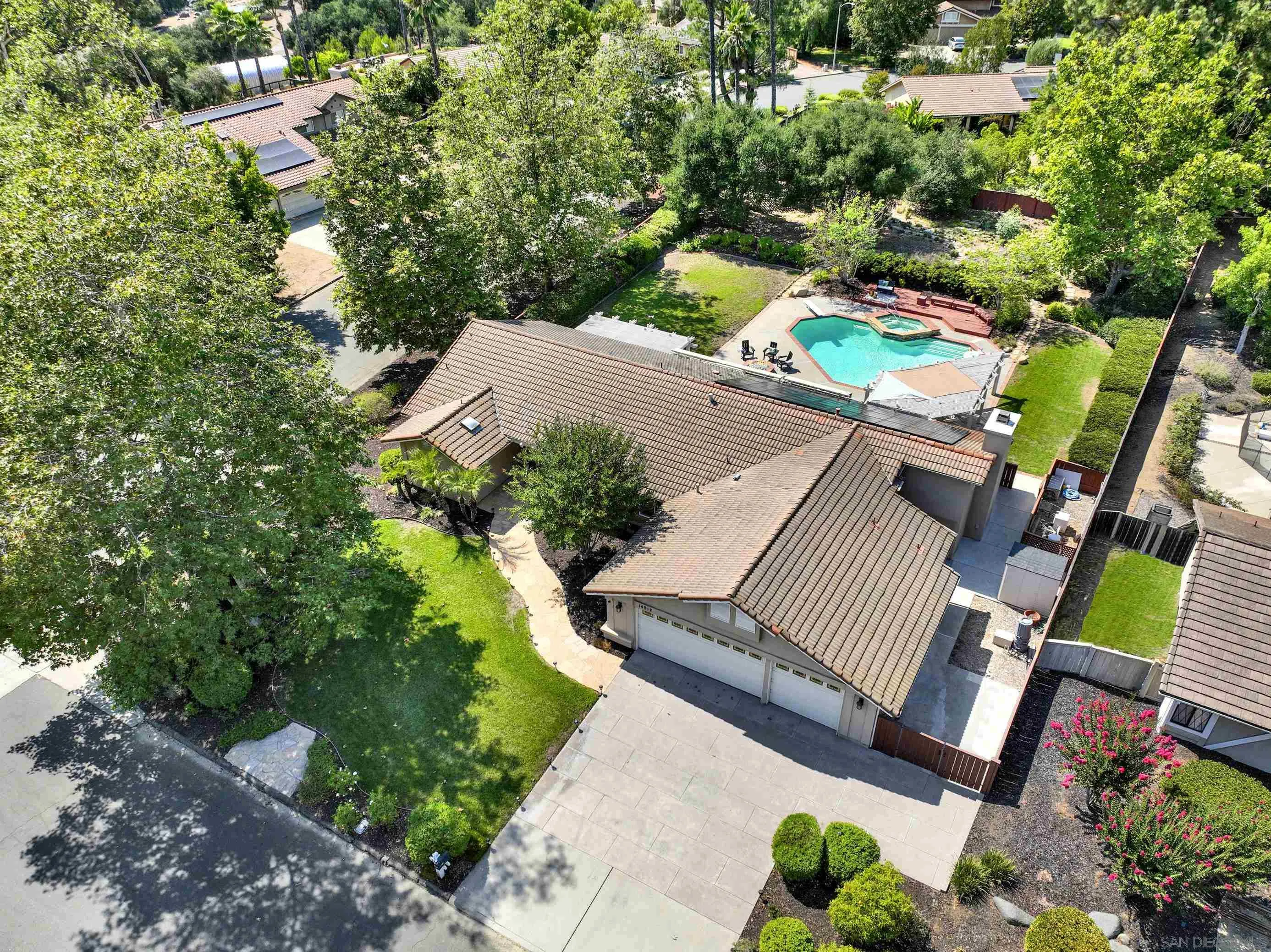 https://cdn.realtyfeed.com/cdn/127/250036966/185be641d437650894957f67d1d28fd7.webp