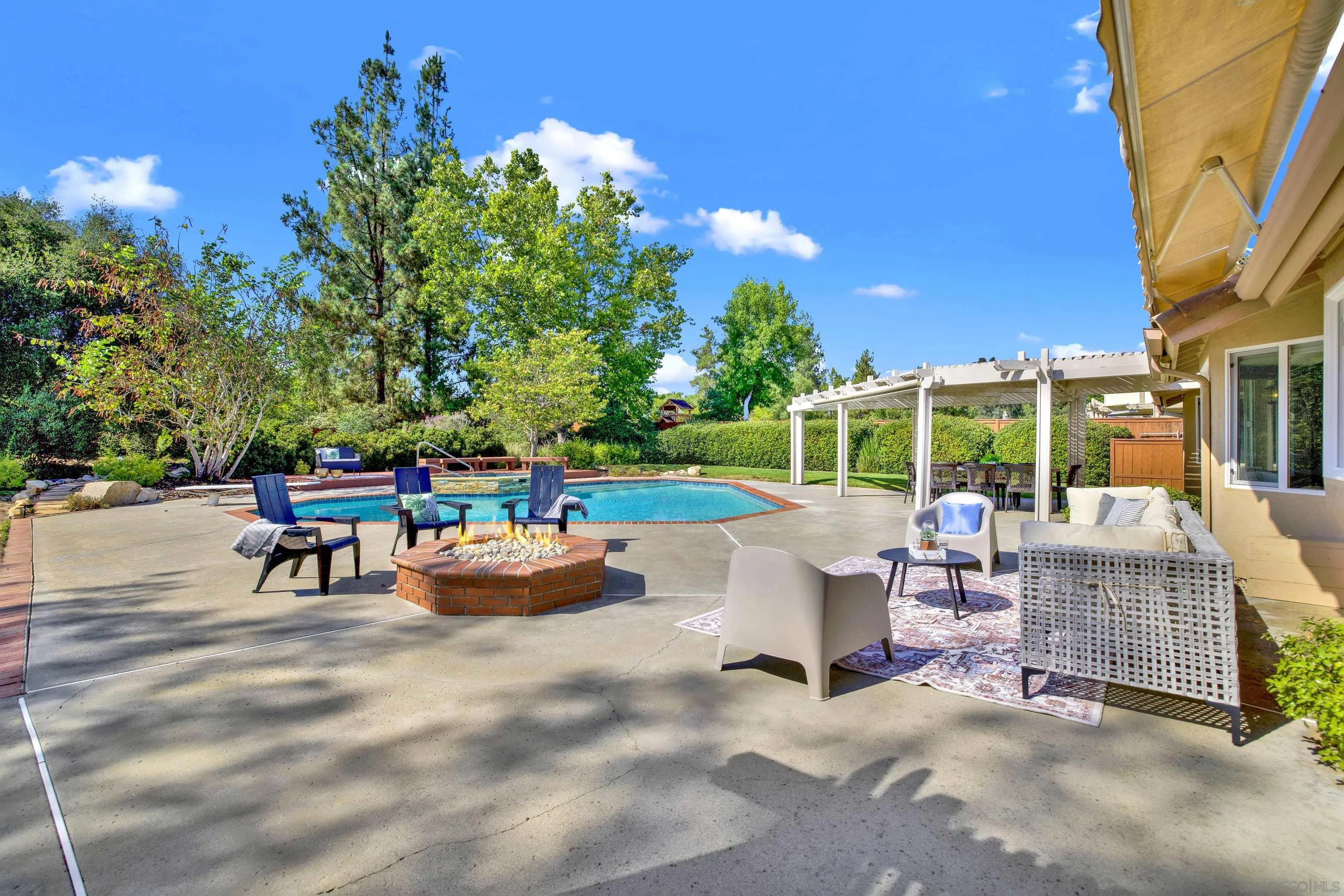 https://cdn.realtyfeed.com/cdn/127/250036966/3aa38e1761954498aa8a53f147da31ad.webp