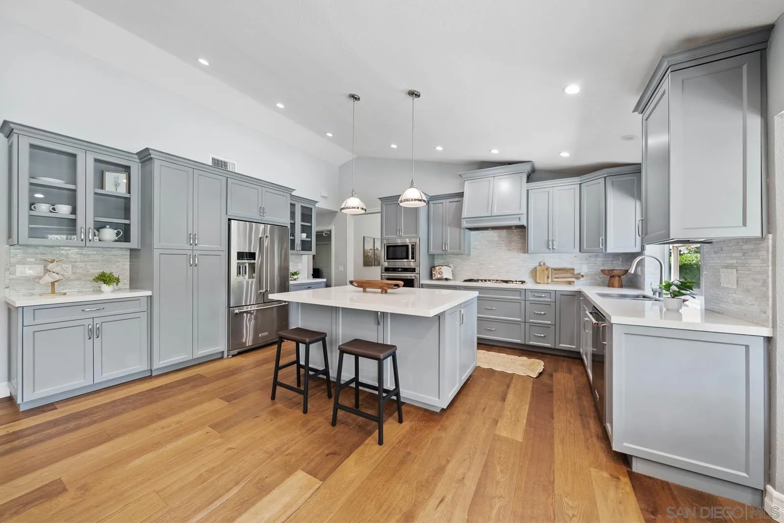https://cdn.realtyfeed.com/cdn/127/250036966/423d8f0d5a6919ca1022524b1ee712f7.webp