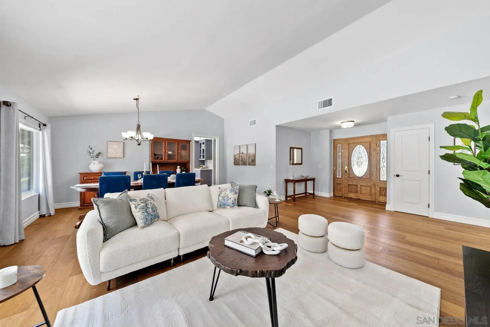 https://cdn.realtyfeed.com/cdn/127/250036966/78142f07466b0eb224457d6272abe78b.webp
