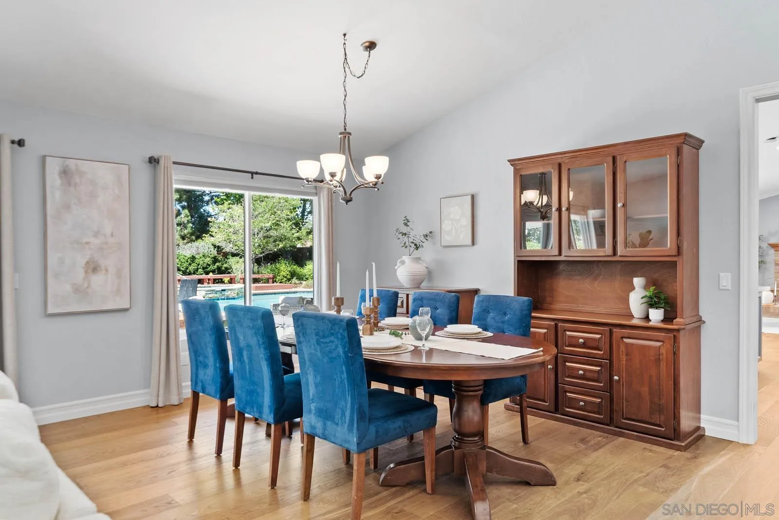https://cdn.realtyfeed.com/cdn/127/250036966/80a77b5966d79e09c1b0b413ef3a0ce4.webp