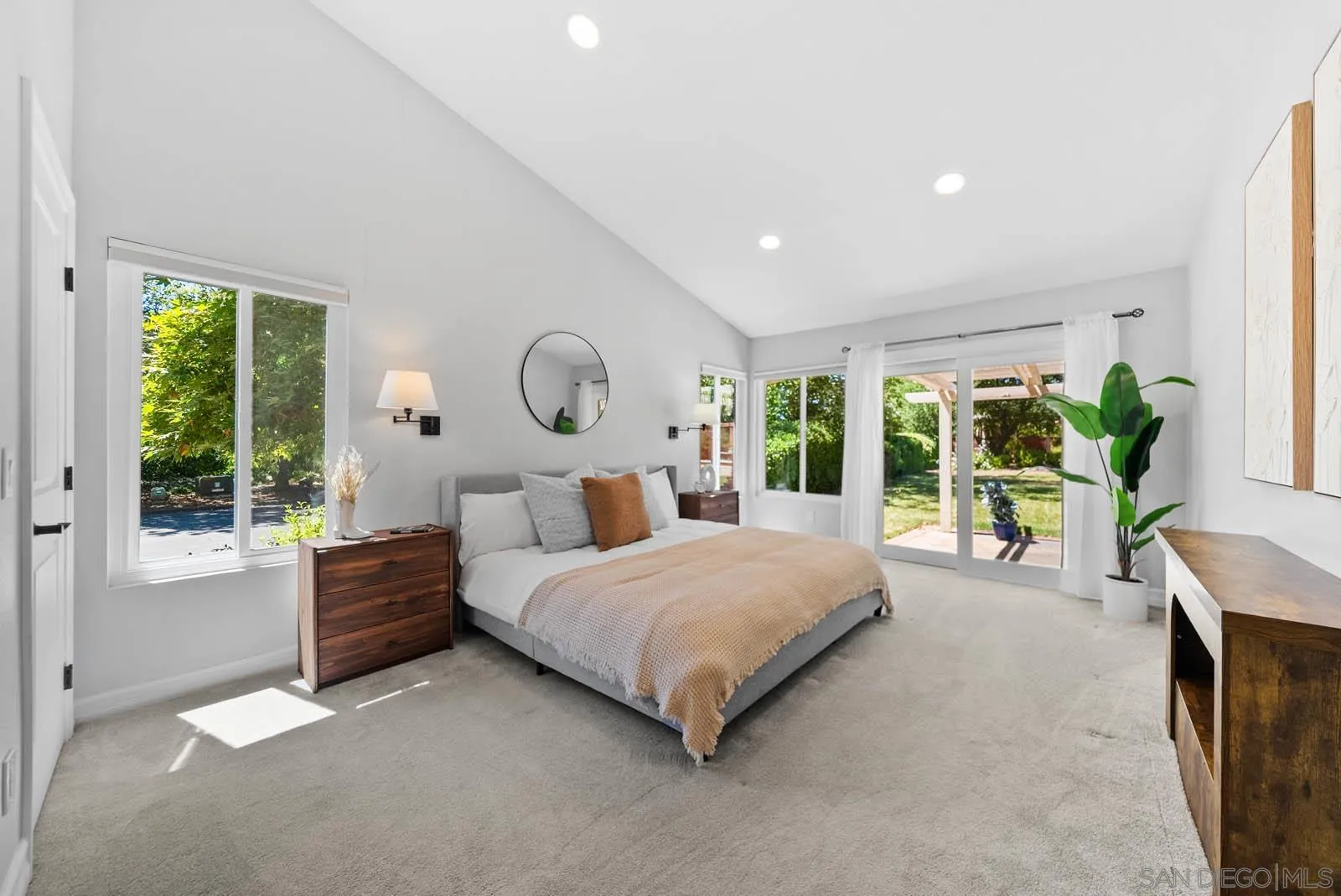 https://cdn.realtyfeed.com/cdn/127/250036966/ef179531d2ebd26362c35a764d9445d8.webp