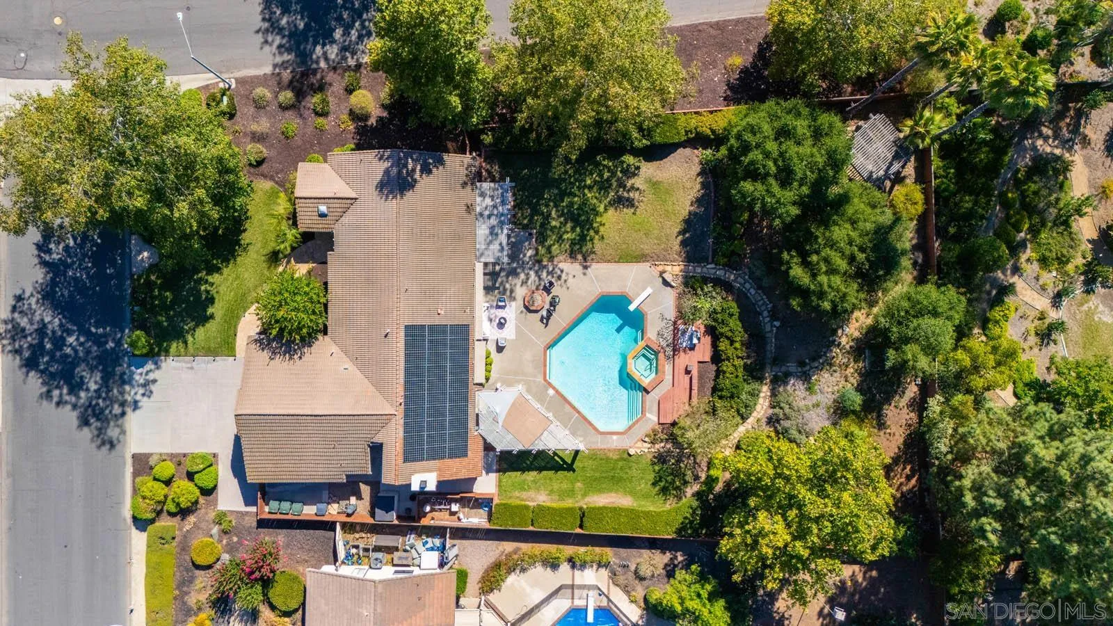 https://cdn.realtyfeed.com/cdn/127/250036966/fc3f36daab79dbc8a52e444170d583f8.webp