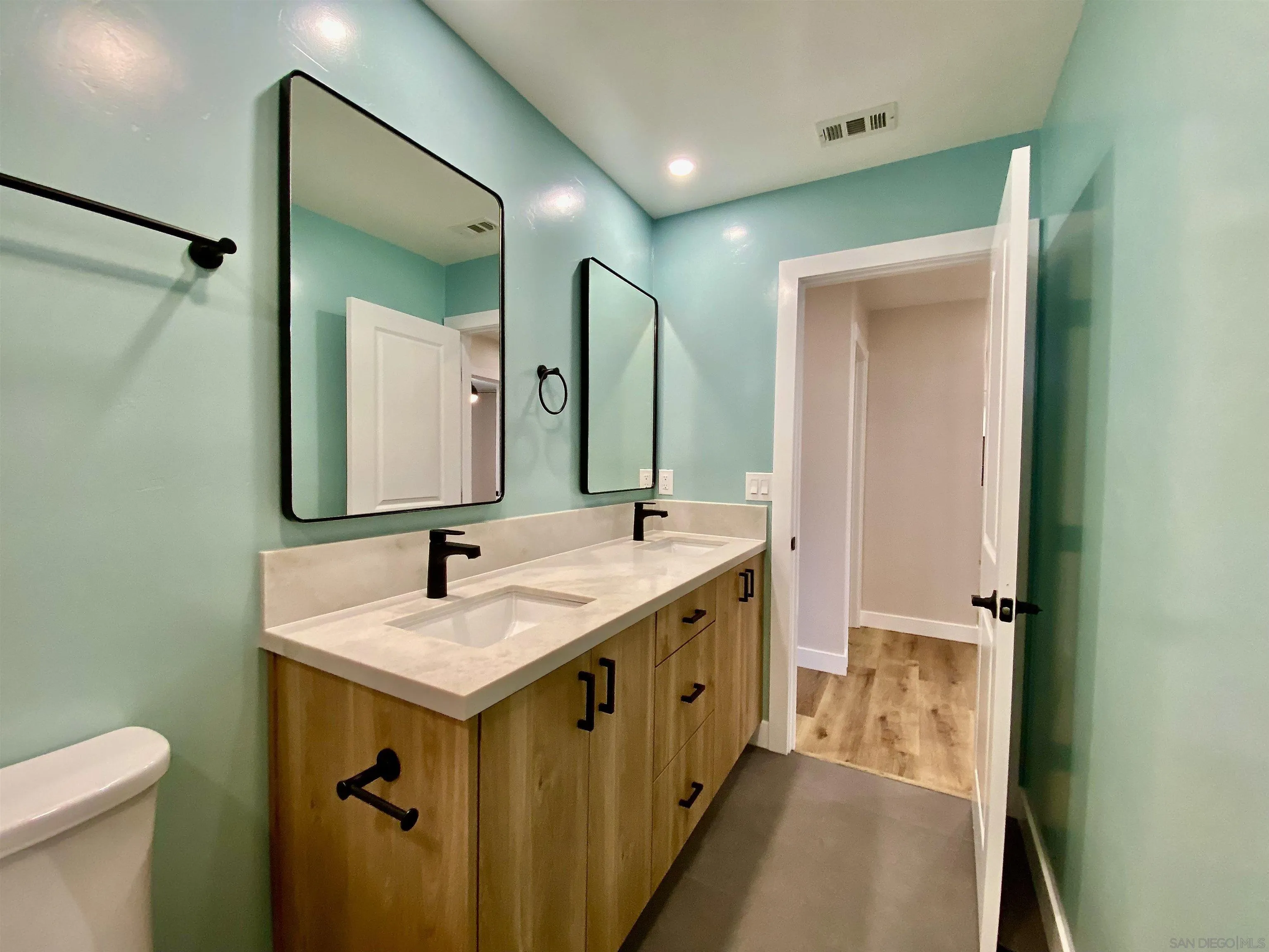 https://cdn.realtyfeed.com/cdn/127/250036968/0b234b543cd5927d9e6930be71e0a492.webp