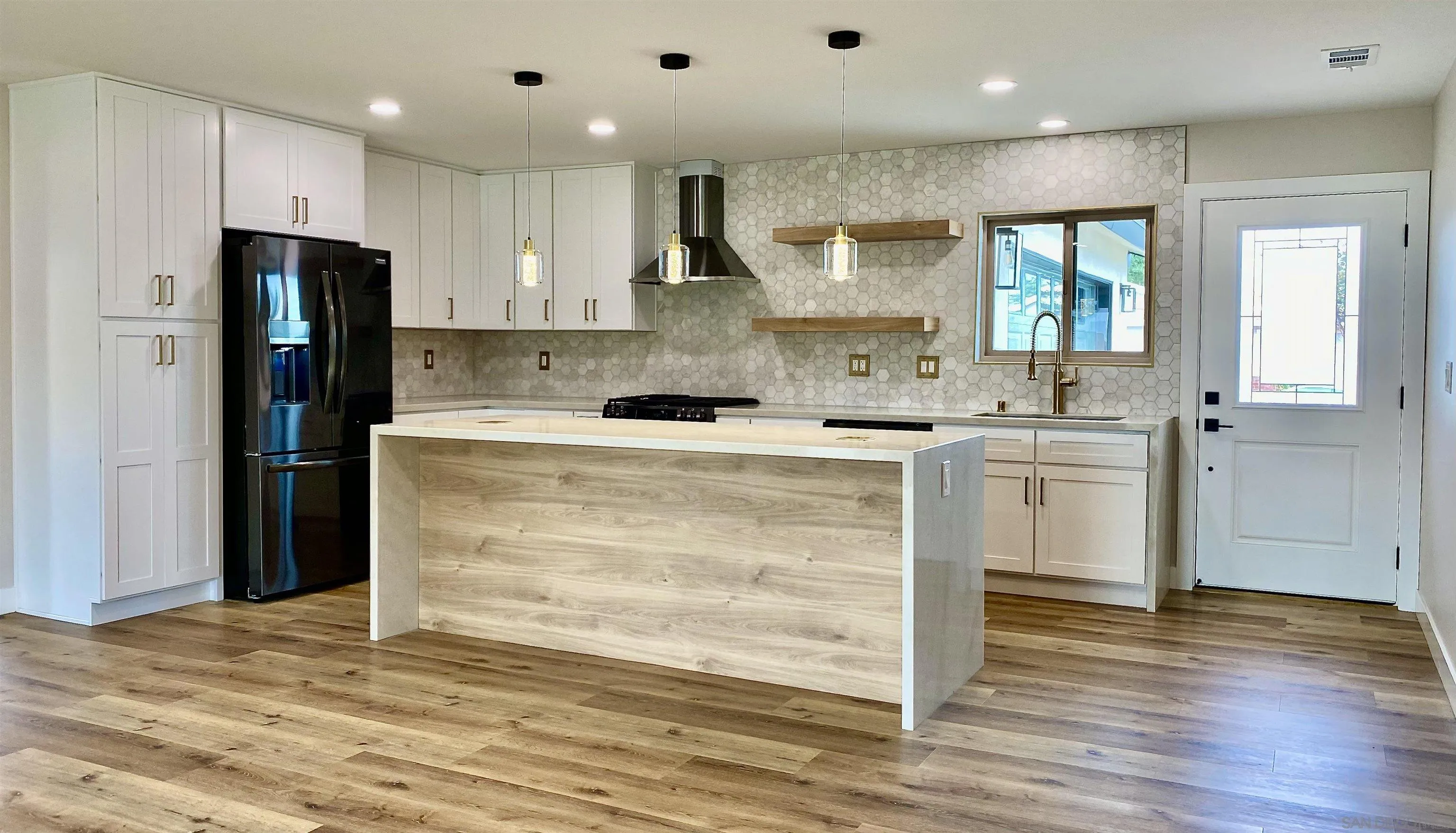 https://cdn.realtyfeed.com/cdn/127/250036968/60d5c627d3f70ad68da0b24a20dfa50c.webp