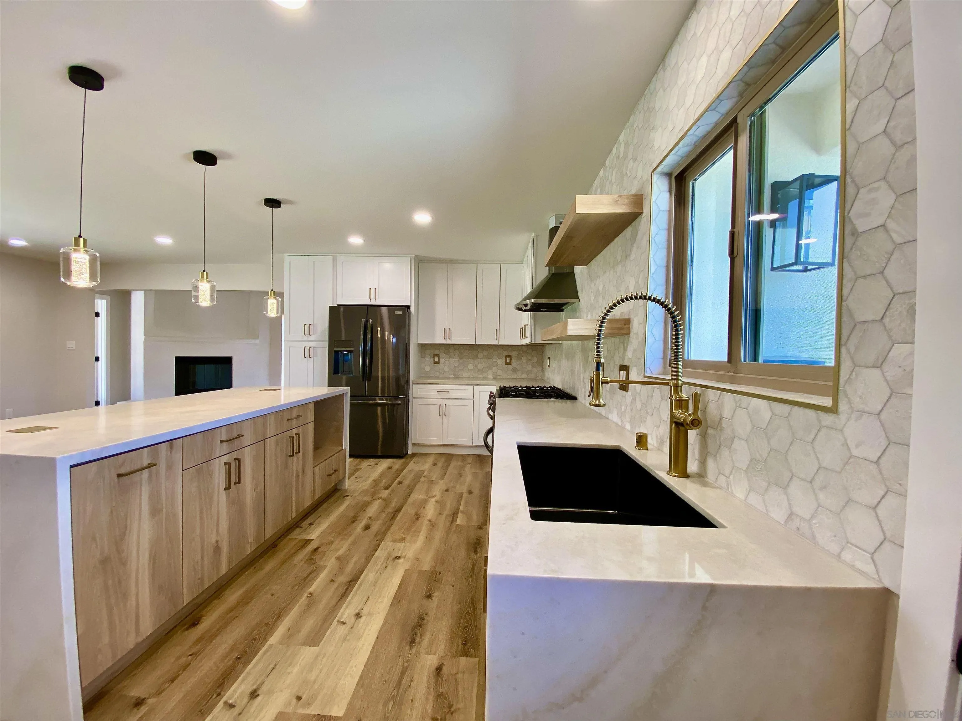 https://cdn.realtyfeed.com/cdn/127/250036968/7f042865c8ae98364eb0628c4dcc7b0e.webp