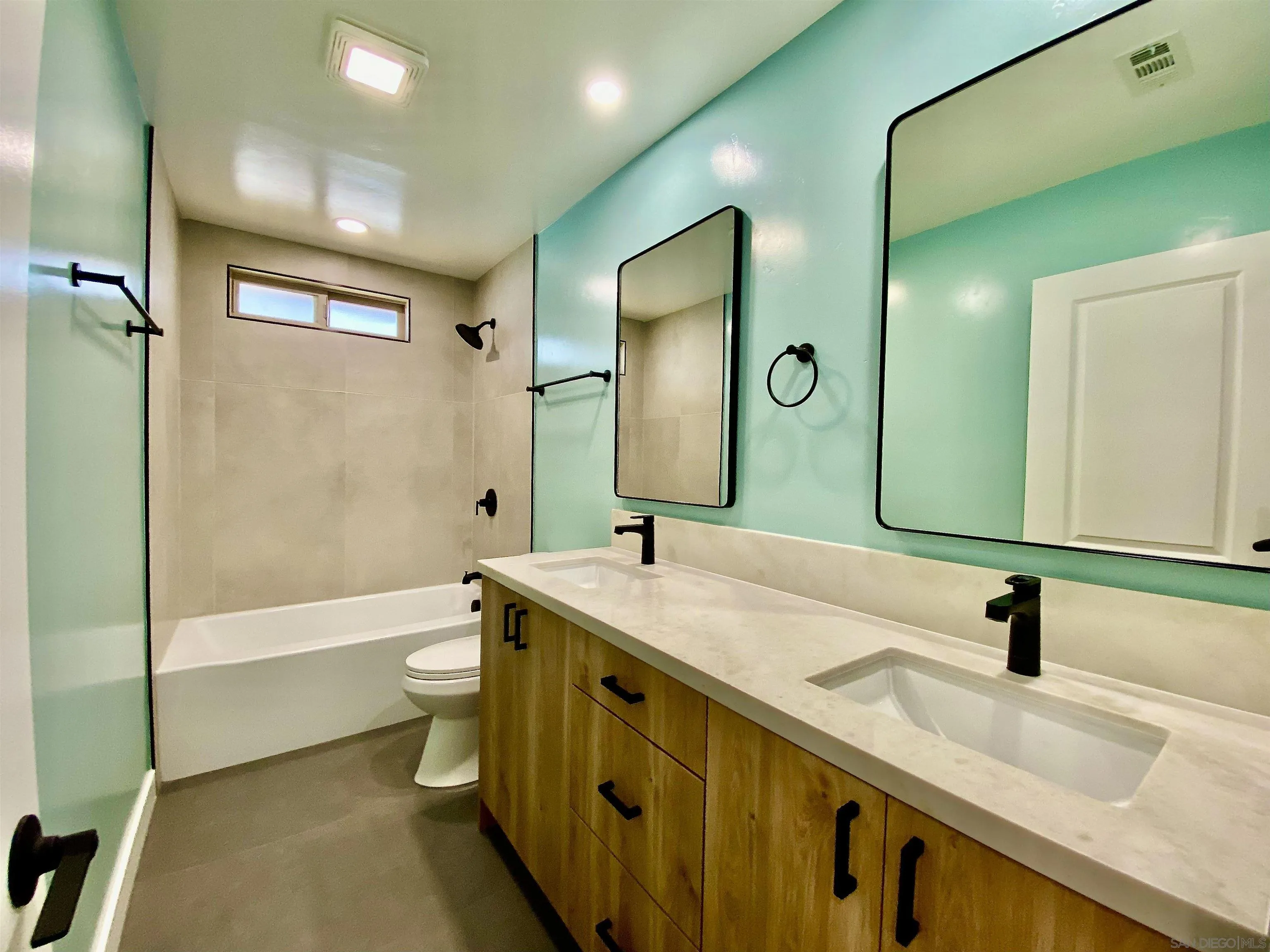 https://cdn.realtyfeed.com/cdn/127/250036968/9c95e7215cb460b22a517b6bd5ad03d2.webp