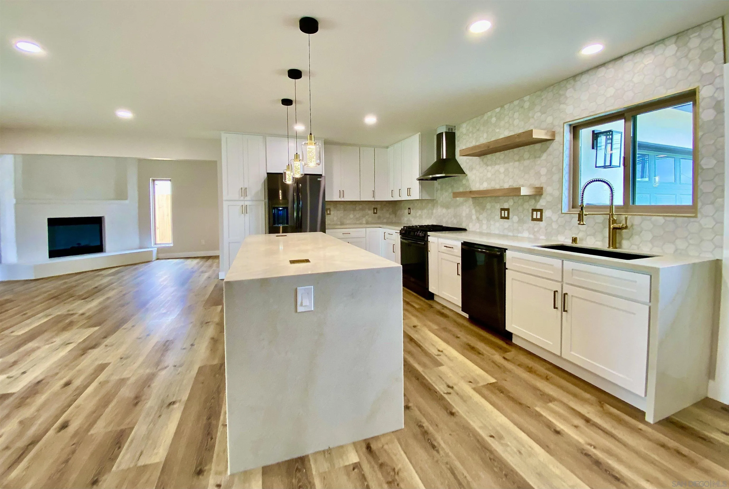 https://cdn.realtyfeed.com/cdn/127/250036968/c71234d0b93e013df3a39bc6cd7b53ac.webp