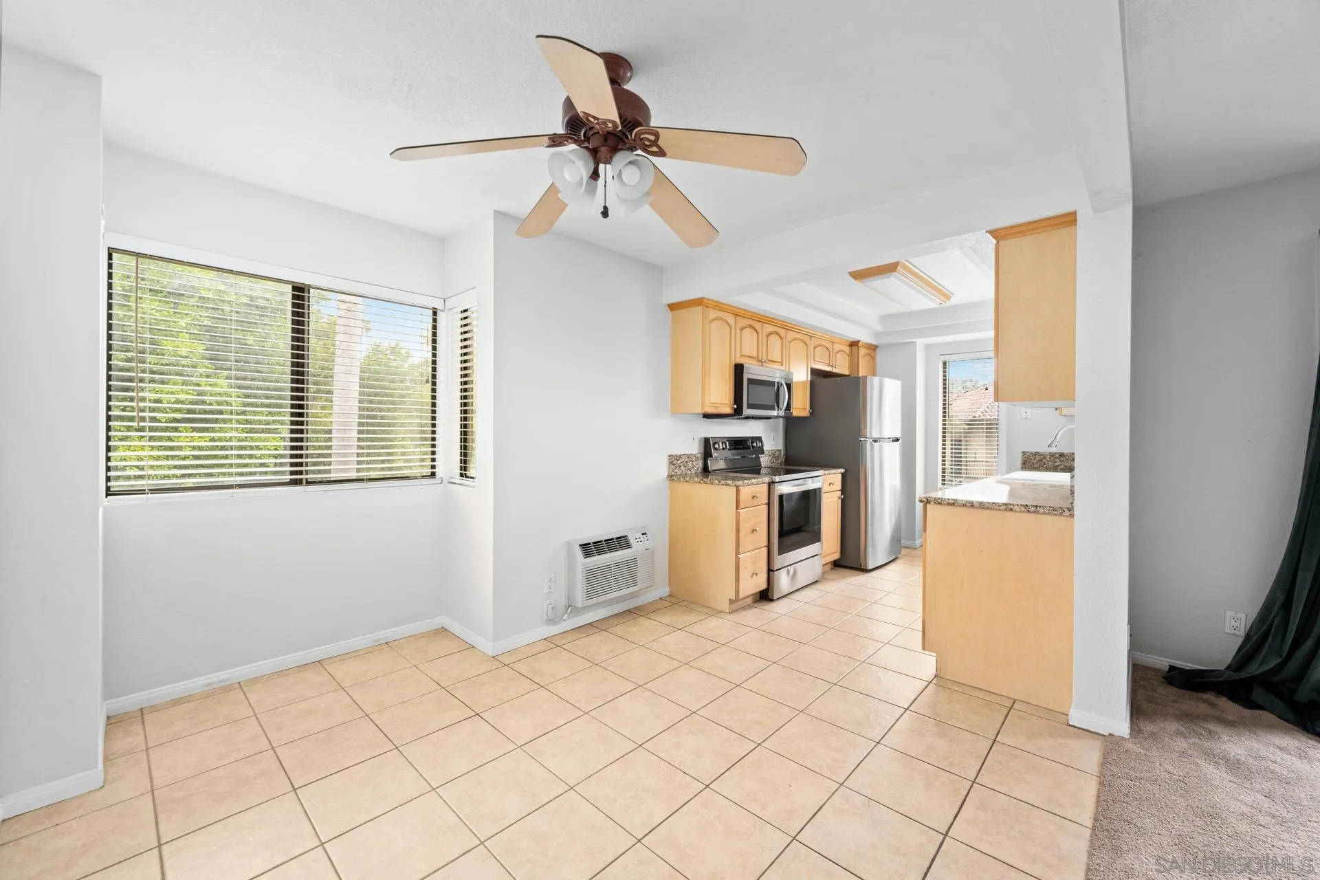 https://cdn.realtyfeed.com/cdn/127/250036970/ca97bfef96851ec62d44c2e660b3a008.webp