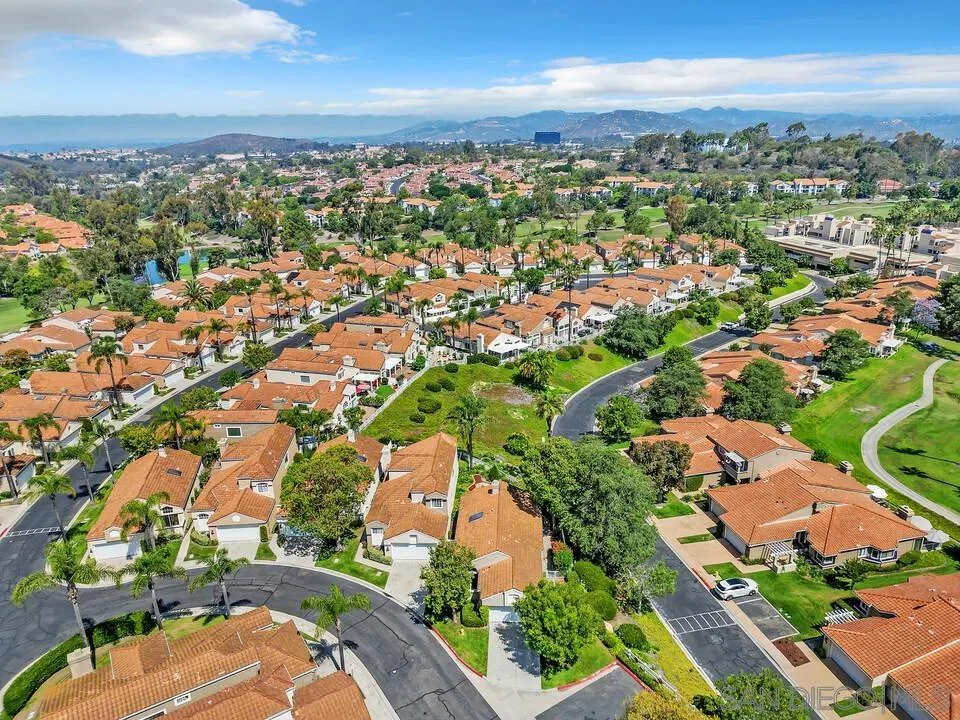 https://cdn.realtyfeed.com/cdn/127/250036971/0700f1694ea64de71ef4edfdd72489bb.webp