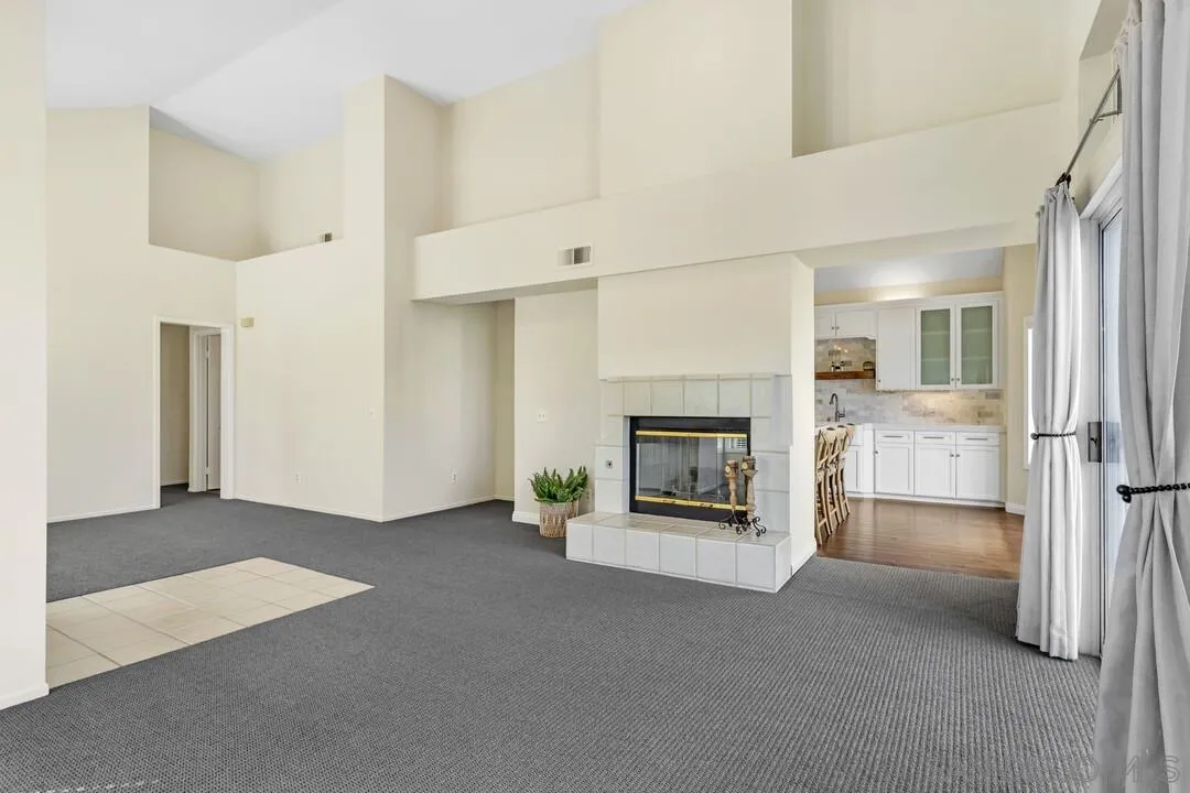 https://cdn.realtyfeed.com/cdn/127/250036971/7fbc2eec2da7cfaad46674e0b60bbe3a.webp