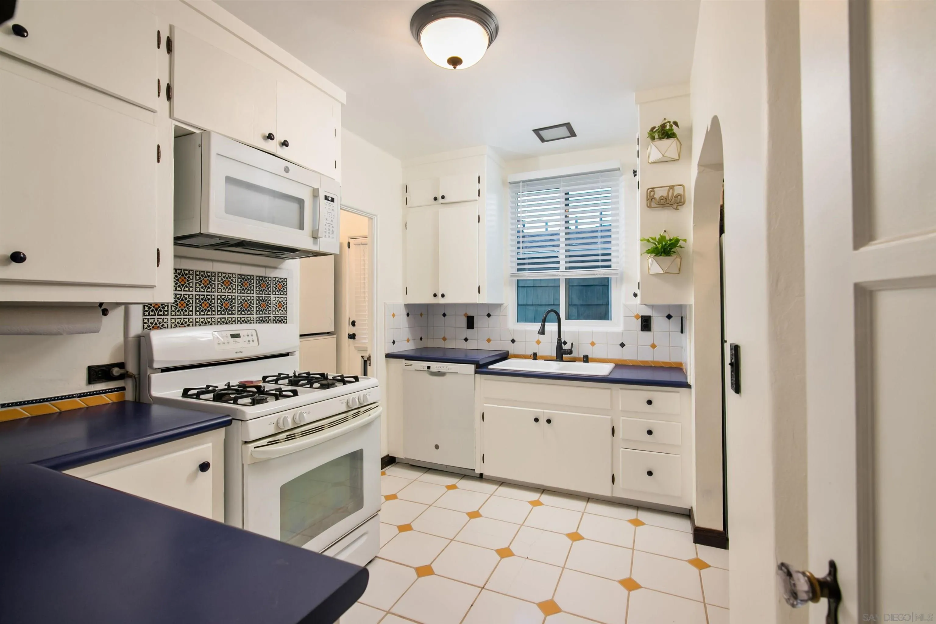 https://cdn.realtyfeed.com/cdn/127/250036972/312eab2cc24e09139b16c1b368c599d5.webp