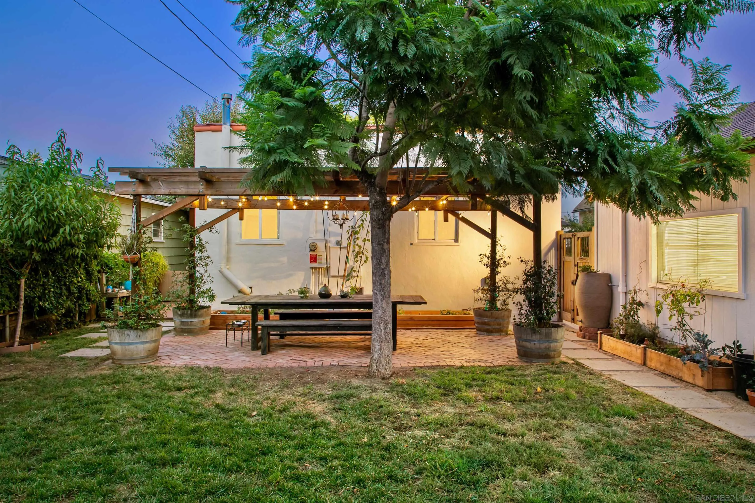 https://cdn.realtyfeed.com/cdn/127/250036972/58ff8ee24b9641c99e546ae057086667.webp