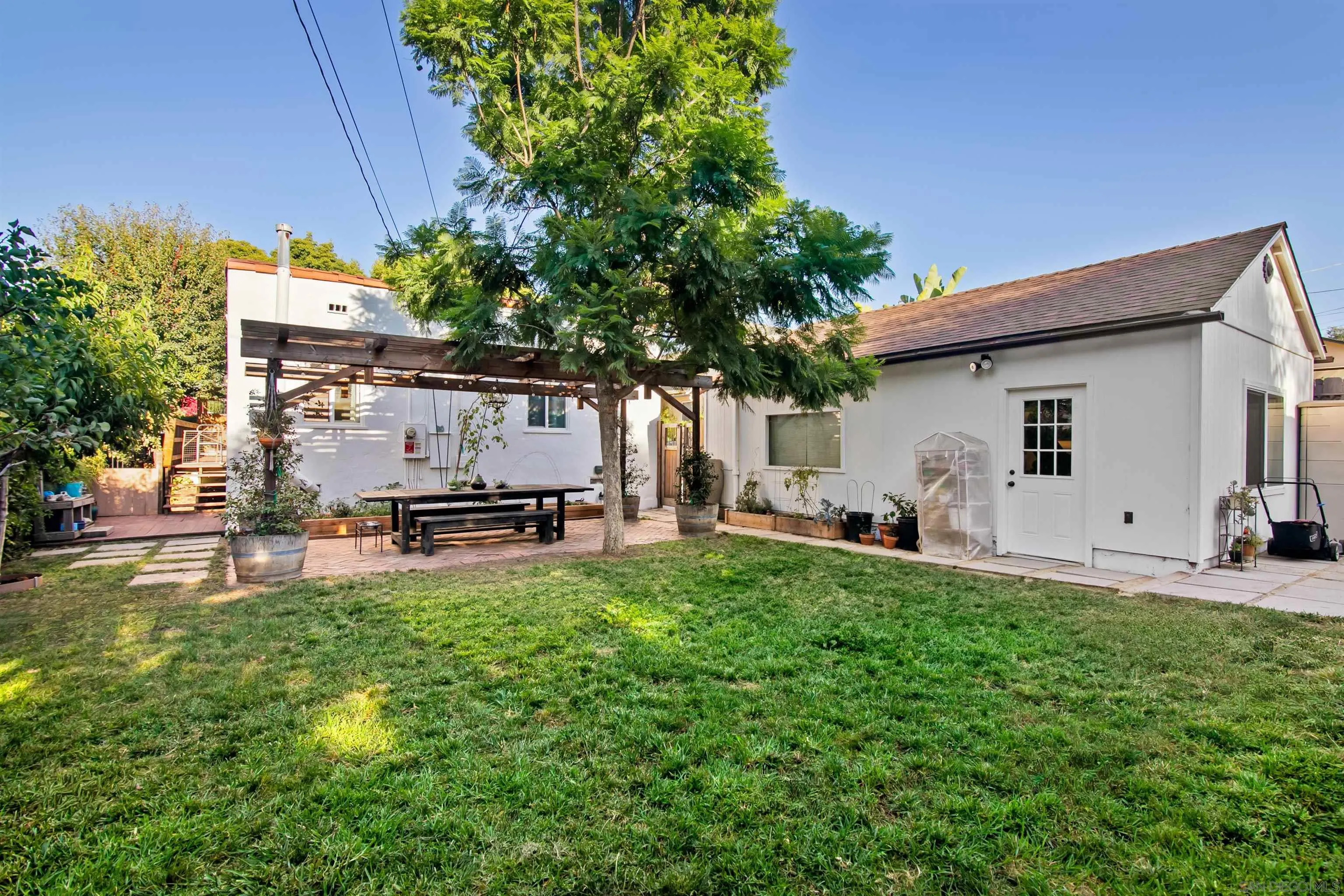 https://cdn.realtyfeed.com/cdn/127/250036972/c3680e59802f9cf089d447bf7a0156f6.webp
