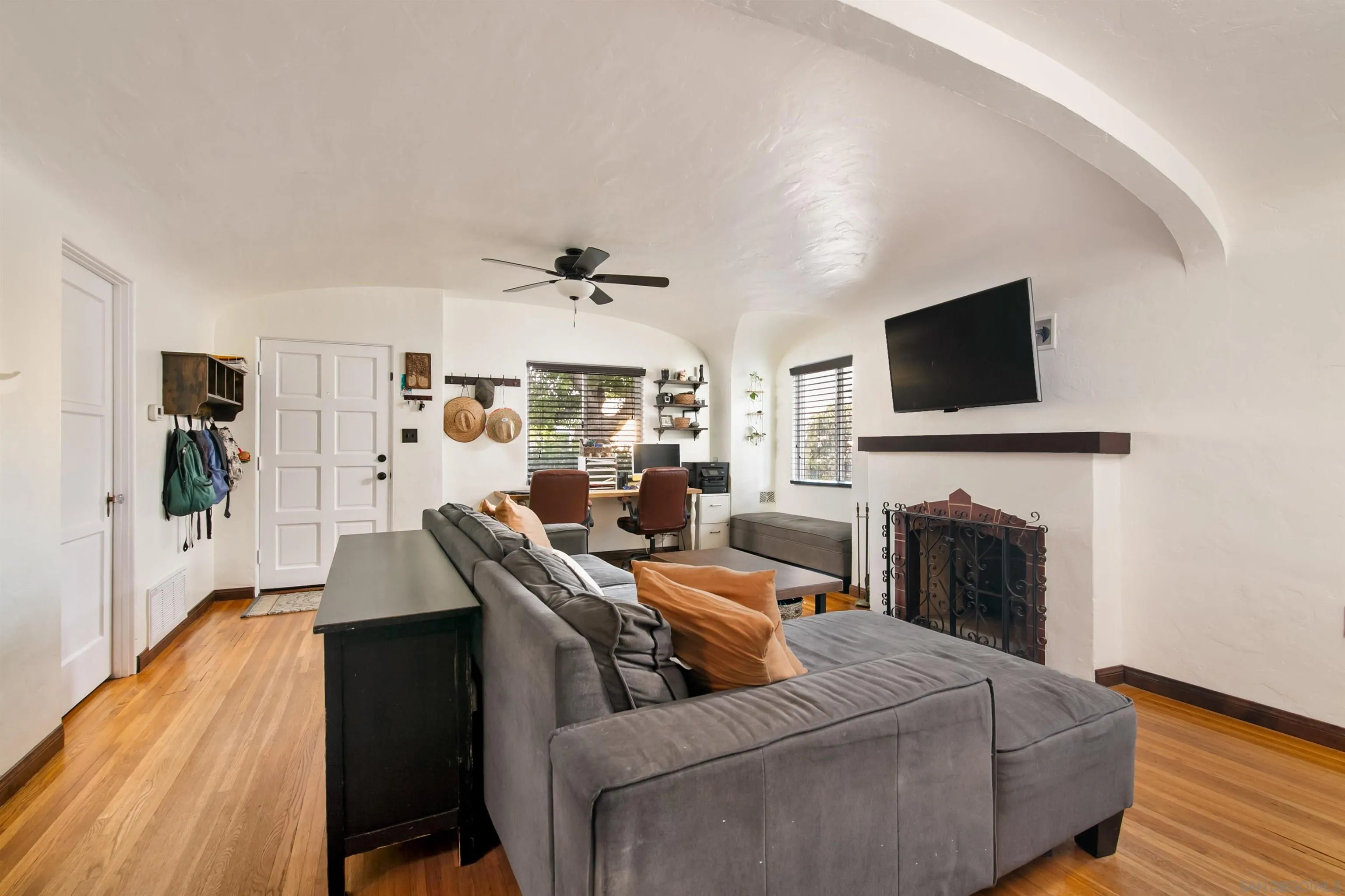 https://cdn.realtyfeed.com/cdn/127/250036972/c9a34497f05142c5900763ffe3c32b67.webp