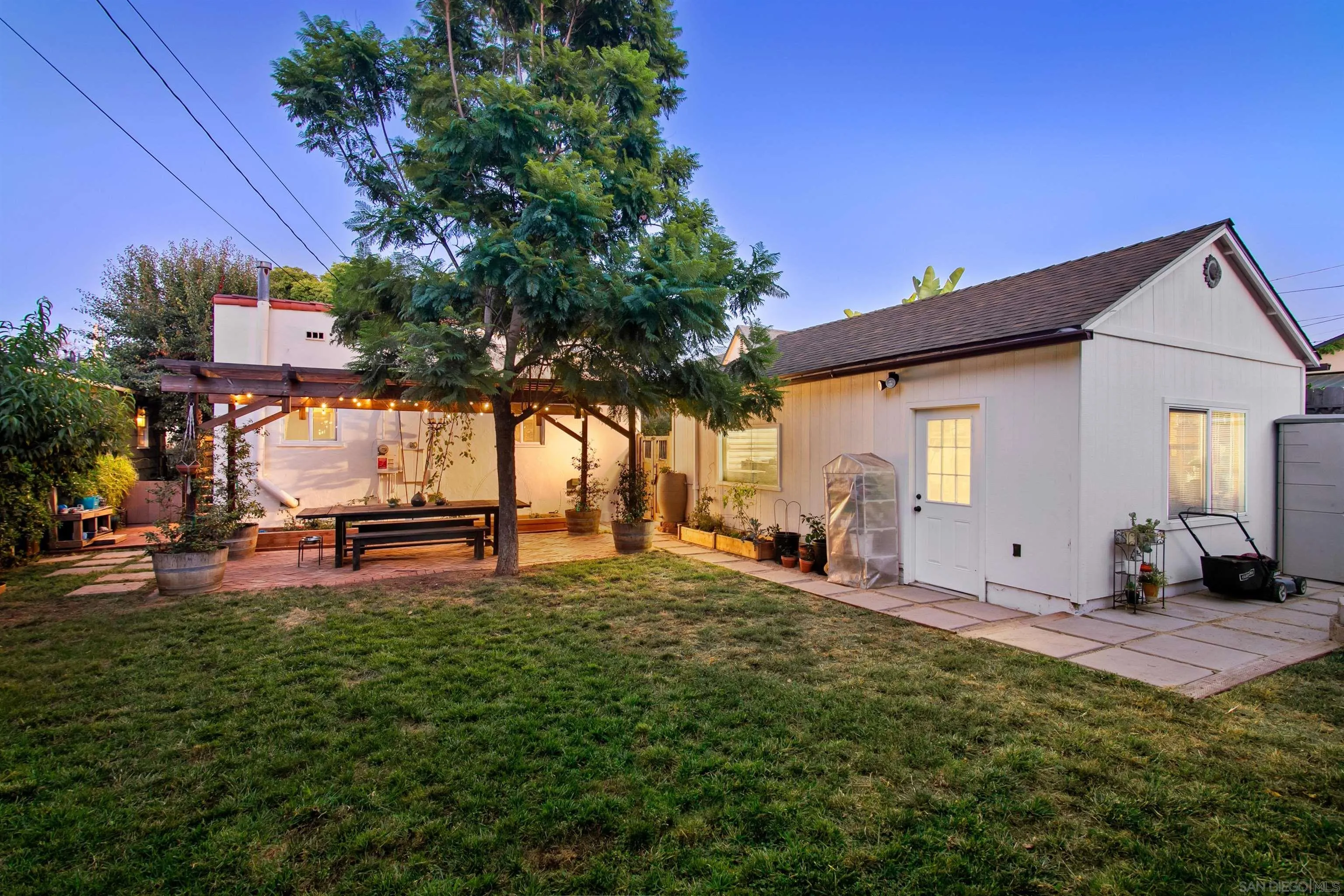 https://cdn.realtyfeed.com/cdn/127/250036972/dd8e4b58727b96ee130db40a280c2db8.webp