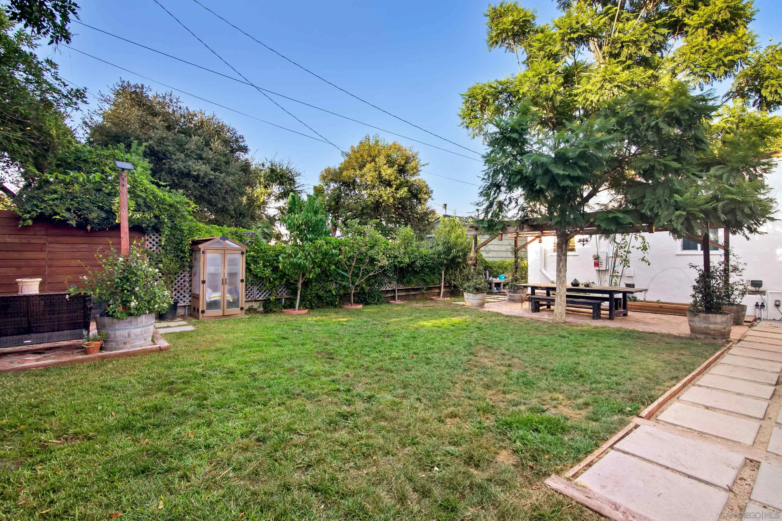 https://cdn.realtyfeed.com/cdn/127/250036972/faee24d32141ba706dc784db236062e6.webp