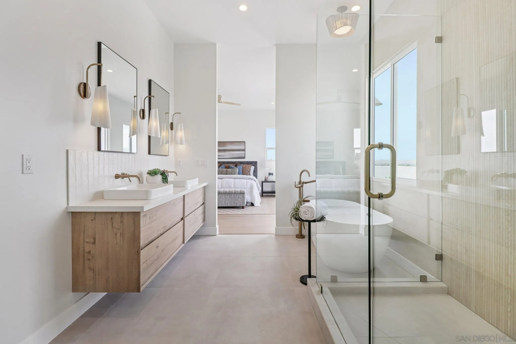 https://cdn.realtyfeed.com/cdn/127/250036975/168a7554aed8ed3a3c7c1de96bc6c888.webp
