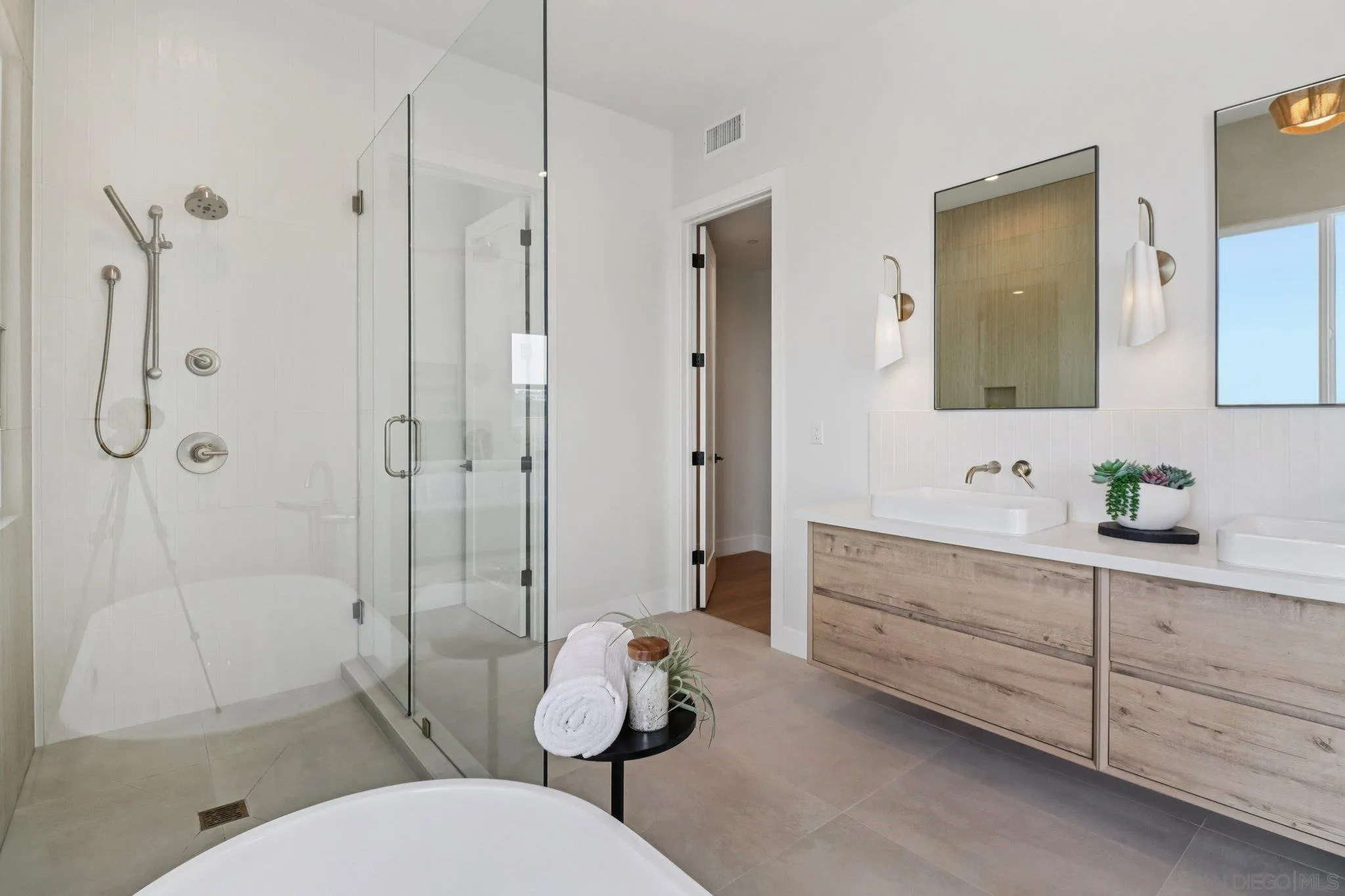 https://cdn.realtyfeed.com/cdn/127/250036975/6ed34222ad009688dff51f86468eeb0b.webp