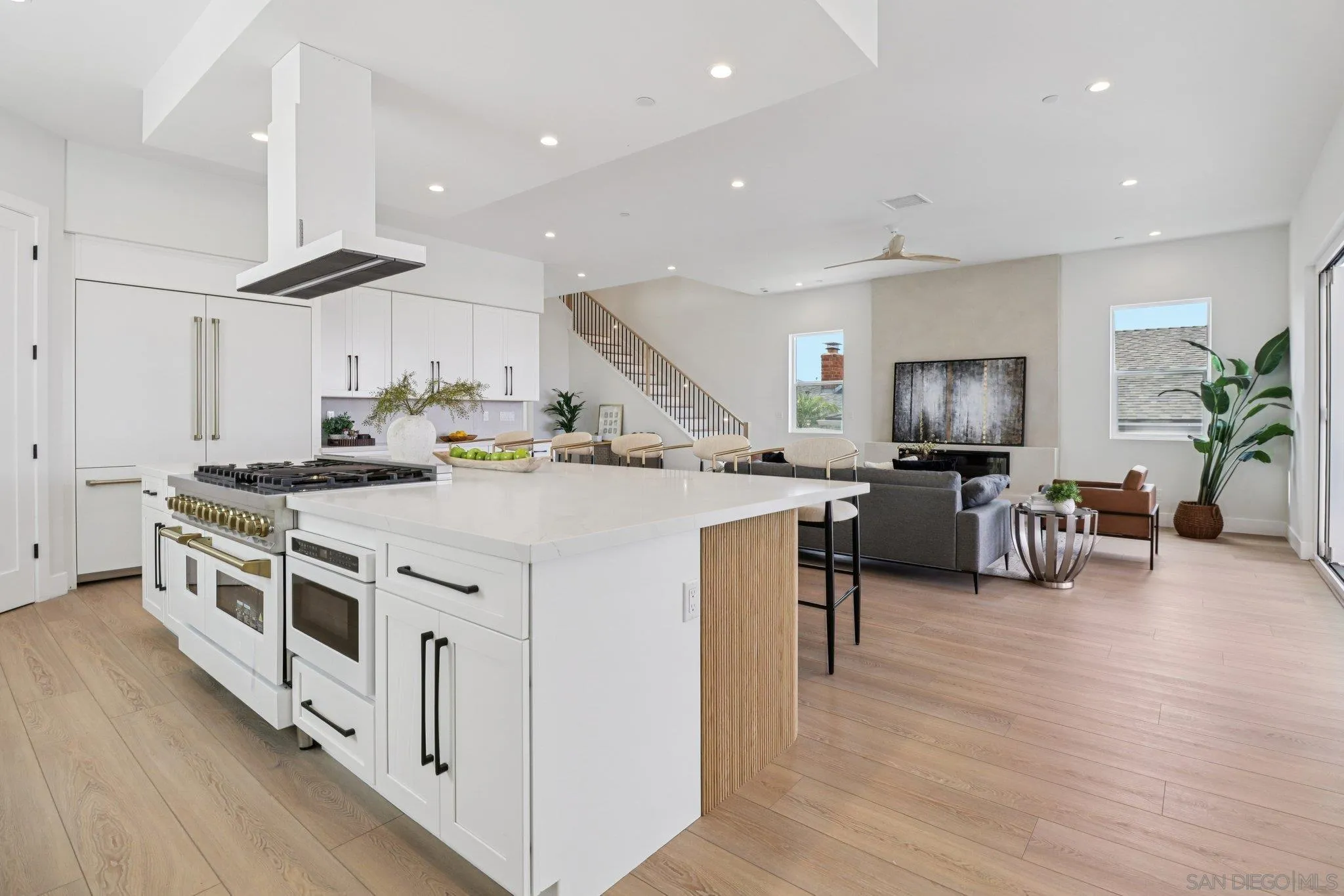 https://cdn.realtyfeed.com/cdn/127/250036975/b802acebabf1341fed428e1e958d3efc.webp