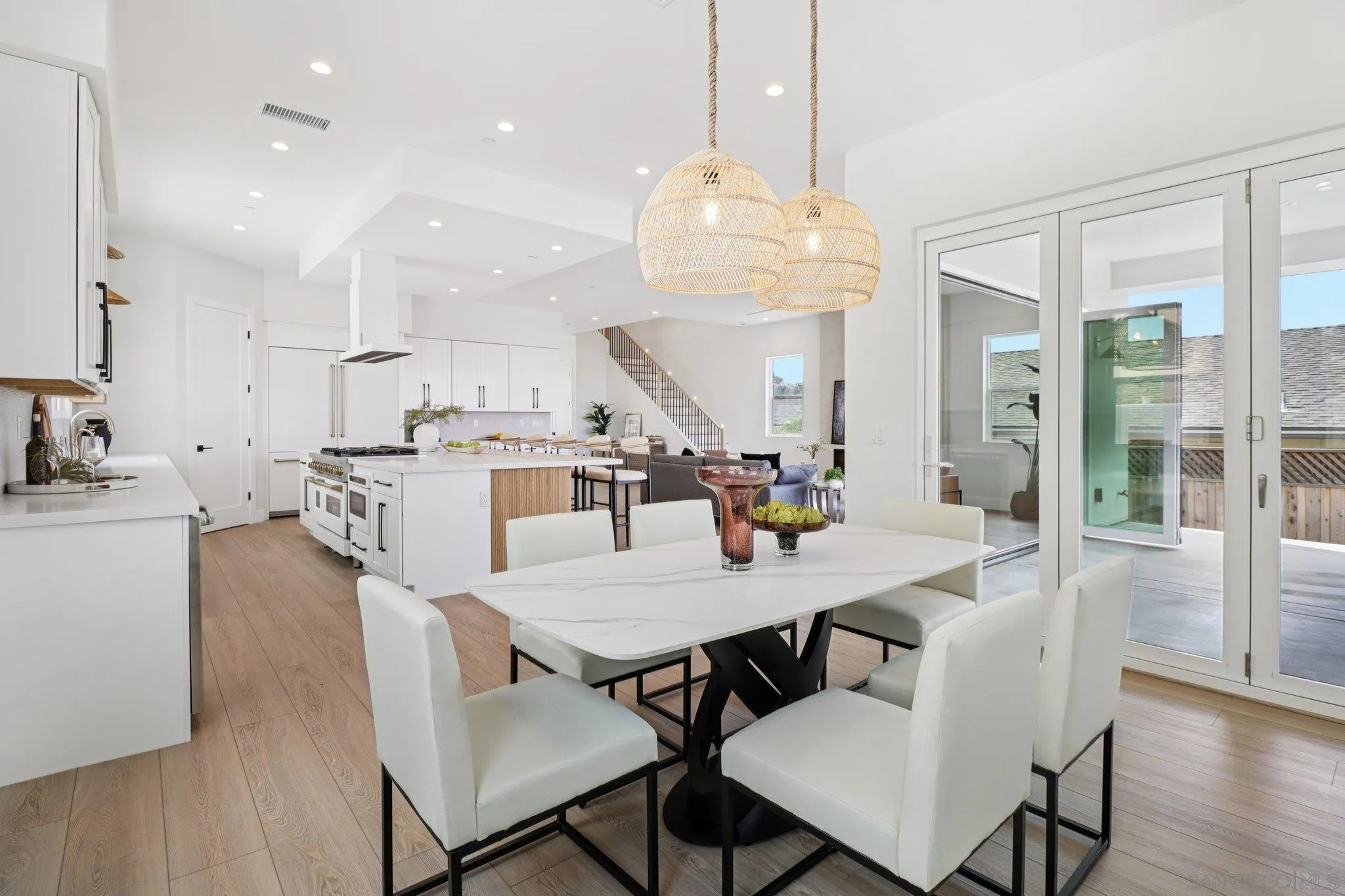 https://cdn.realtyfeed.com/cdn/127/250036975/ced48a5a5270a8542f29d6a91b8b5b40.webp