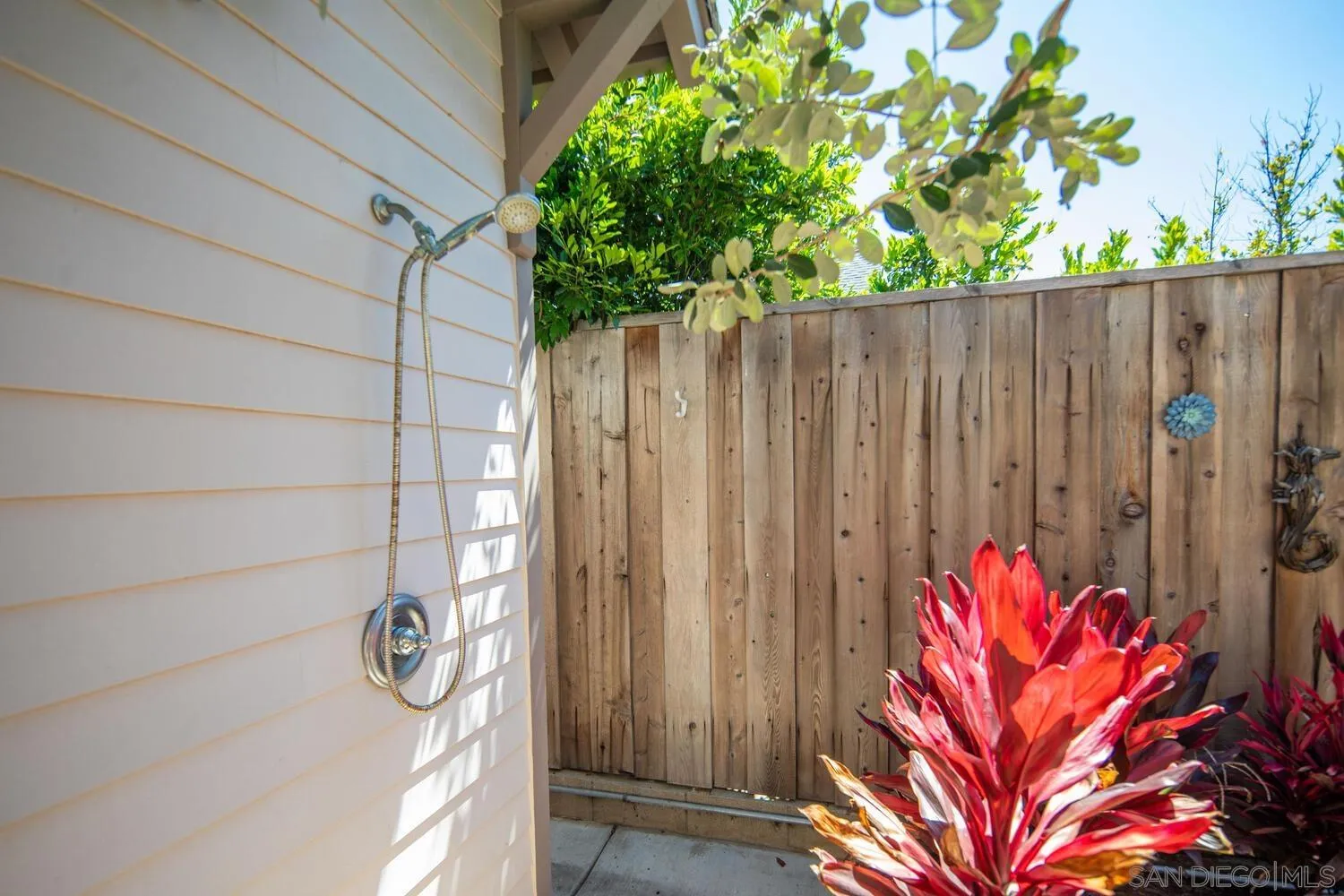 https://cdn.realtyfeed.com/cdn/127/250036976/77aeedf569d39b68d02cd3485c547d7e.webp