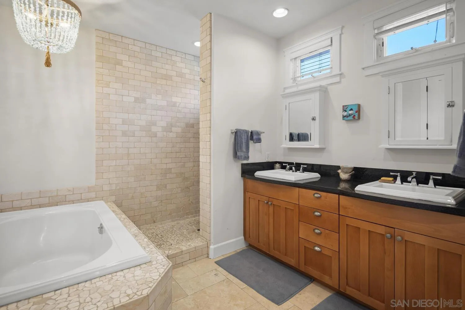 https://cdn.realtyfeed.com/cdn/127/250036976/c1c1a98492e804e2f16a81b8534d86f8.webp