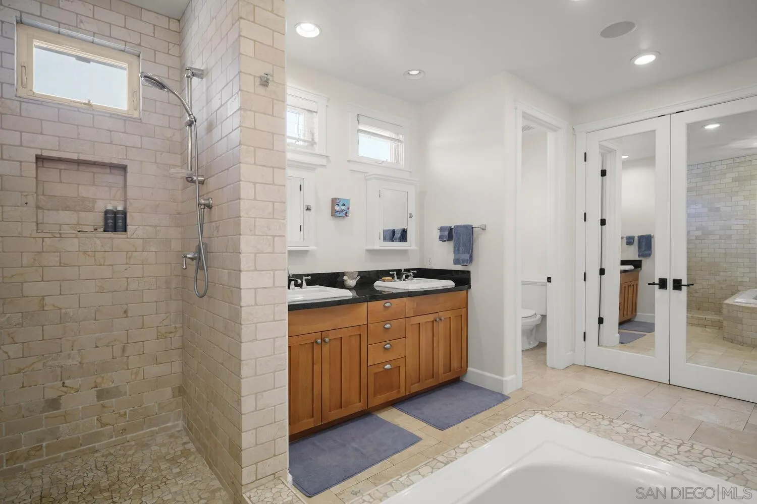 https://cdn.realtyfeed.com/cdn/127/250036976/fc384b2e52823cd7da9f1b71b16162c5.webp
