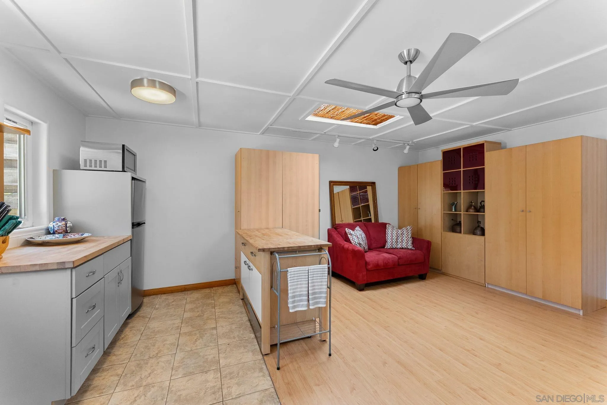 https://cdn.realtyfeed.com/cdn/127/250036977/07490de237d064914a858e7d1eef8273.webp