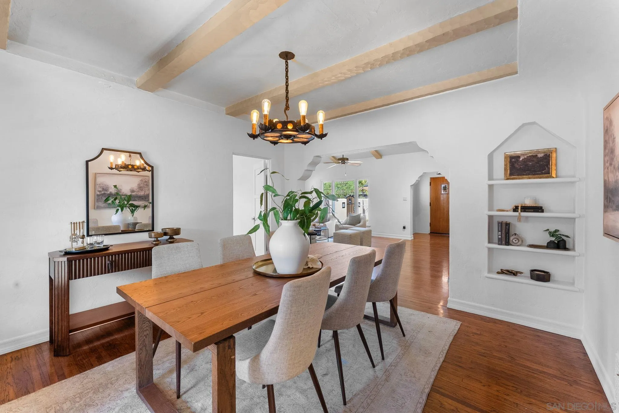 https://cdn.realtyfeed.com/cdn/127/250036977/3c42390a40f904cd848c388a27373e88.webp