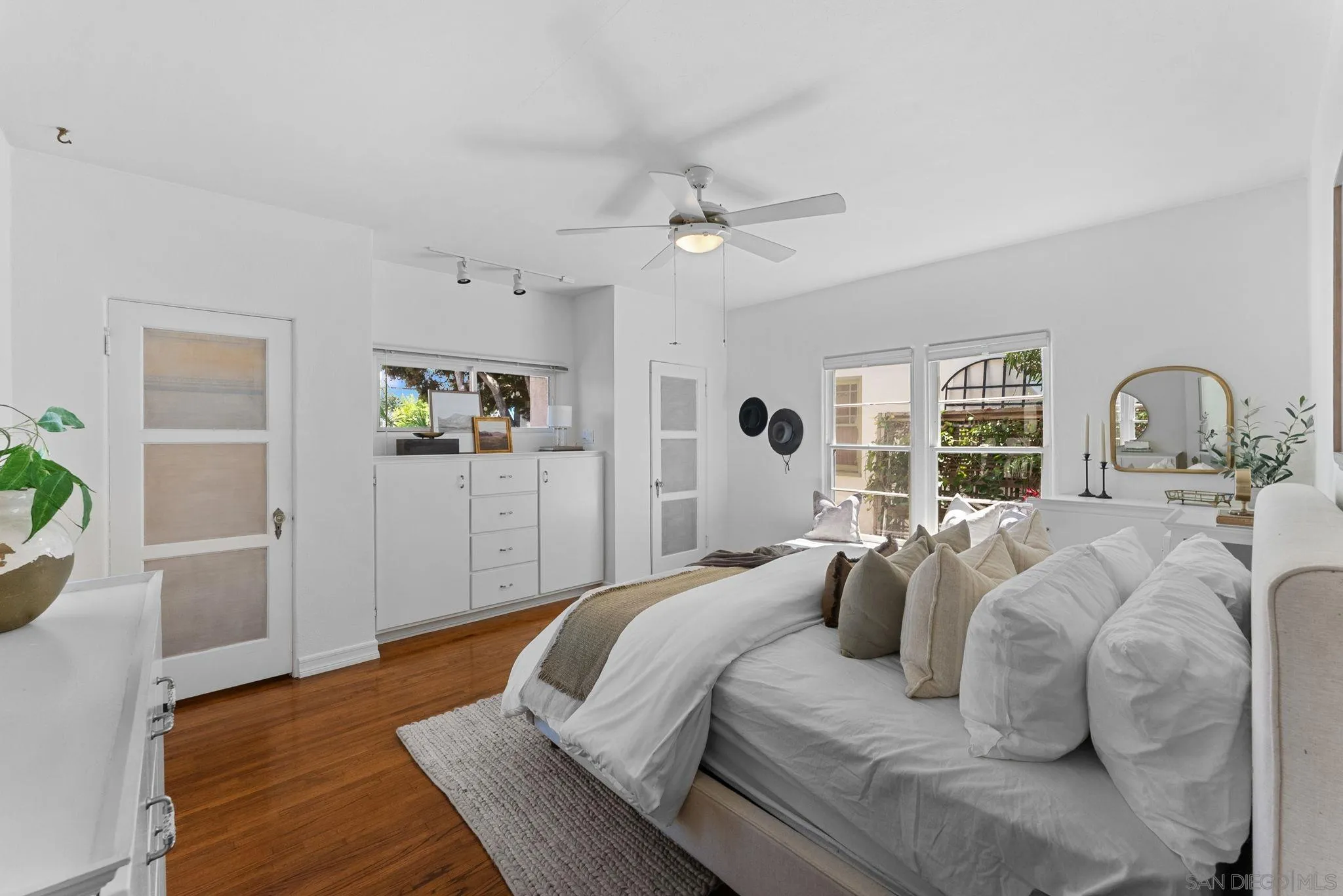 https://cdn.realtyfeed.com/cdn/127/250036977/4a87623c83f309b19e727357bde5c8bb.webp
