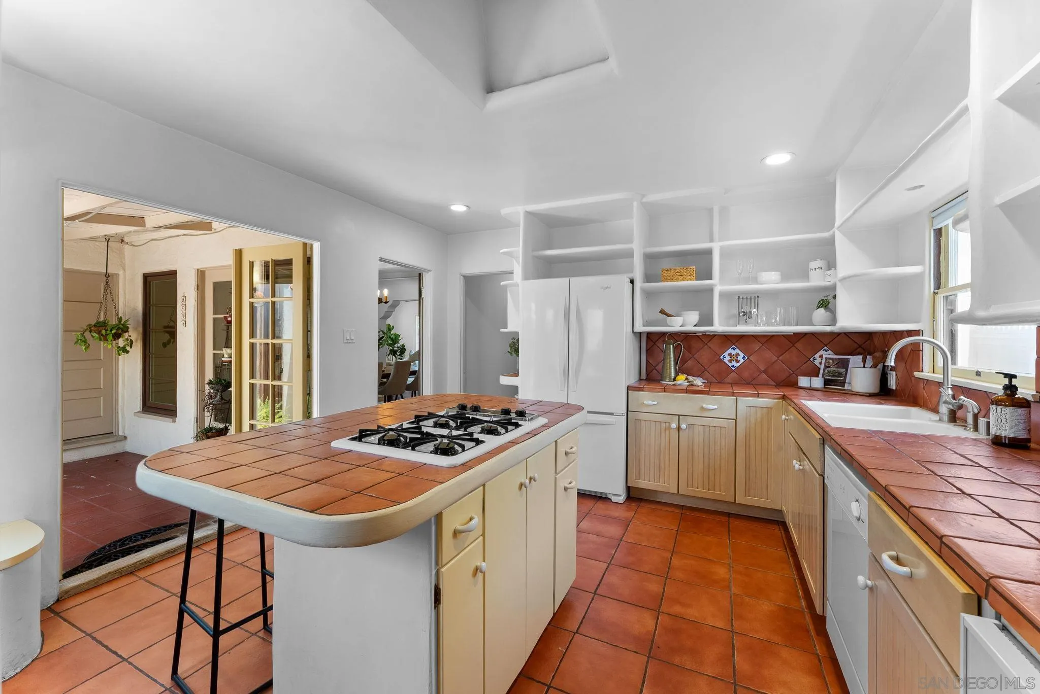 https://cdn.realtyfeed.com/cdn/127/250036977/5676e6f254f86f036adc76be733f0988.webp