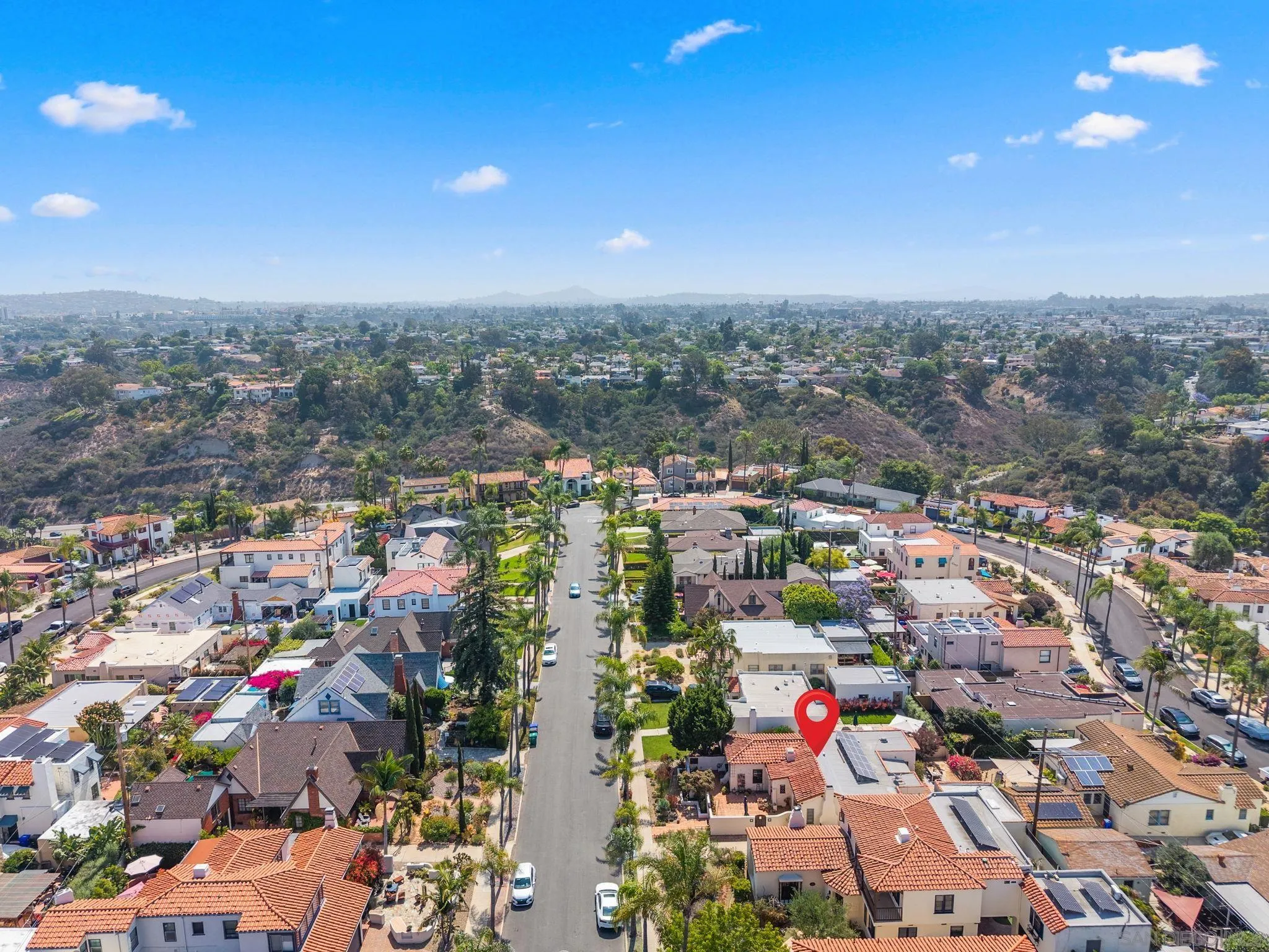 https://cdn.realtyfeed.com/cdn/127/250036977/5cf128df15ff1b446261f2d869b65260.webp
