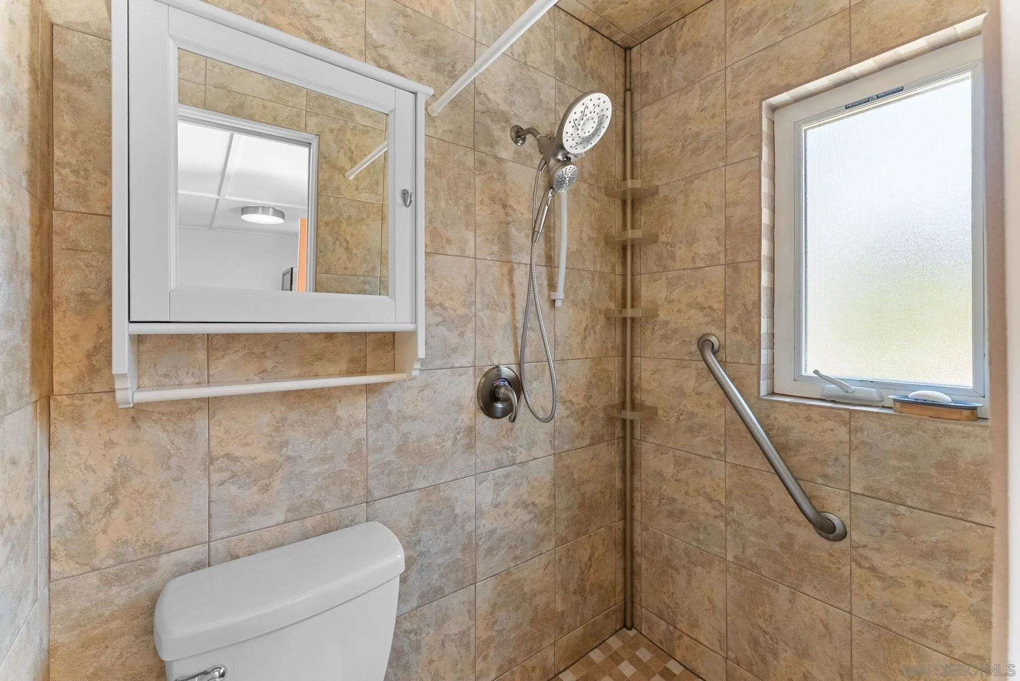 https://cdn.realtyfeed.com/cdn/127/250036977/965ff1c92d3e129feaf2ae31bf2ba886.webp