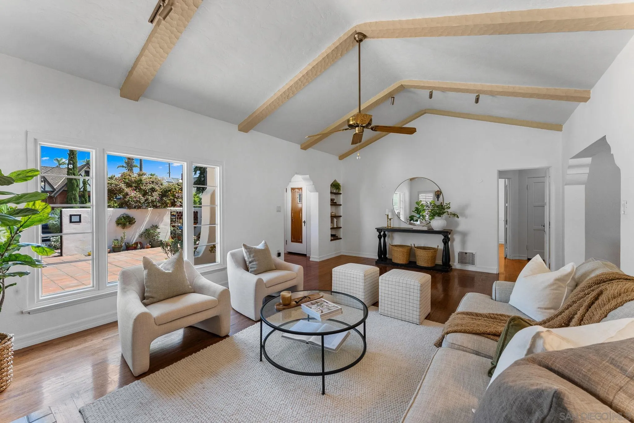 https://cdn.realtyfeed.com/cdn/127/250036977/cf1c636496039beab7a4f090ddcdfbe0.webp