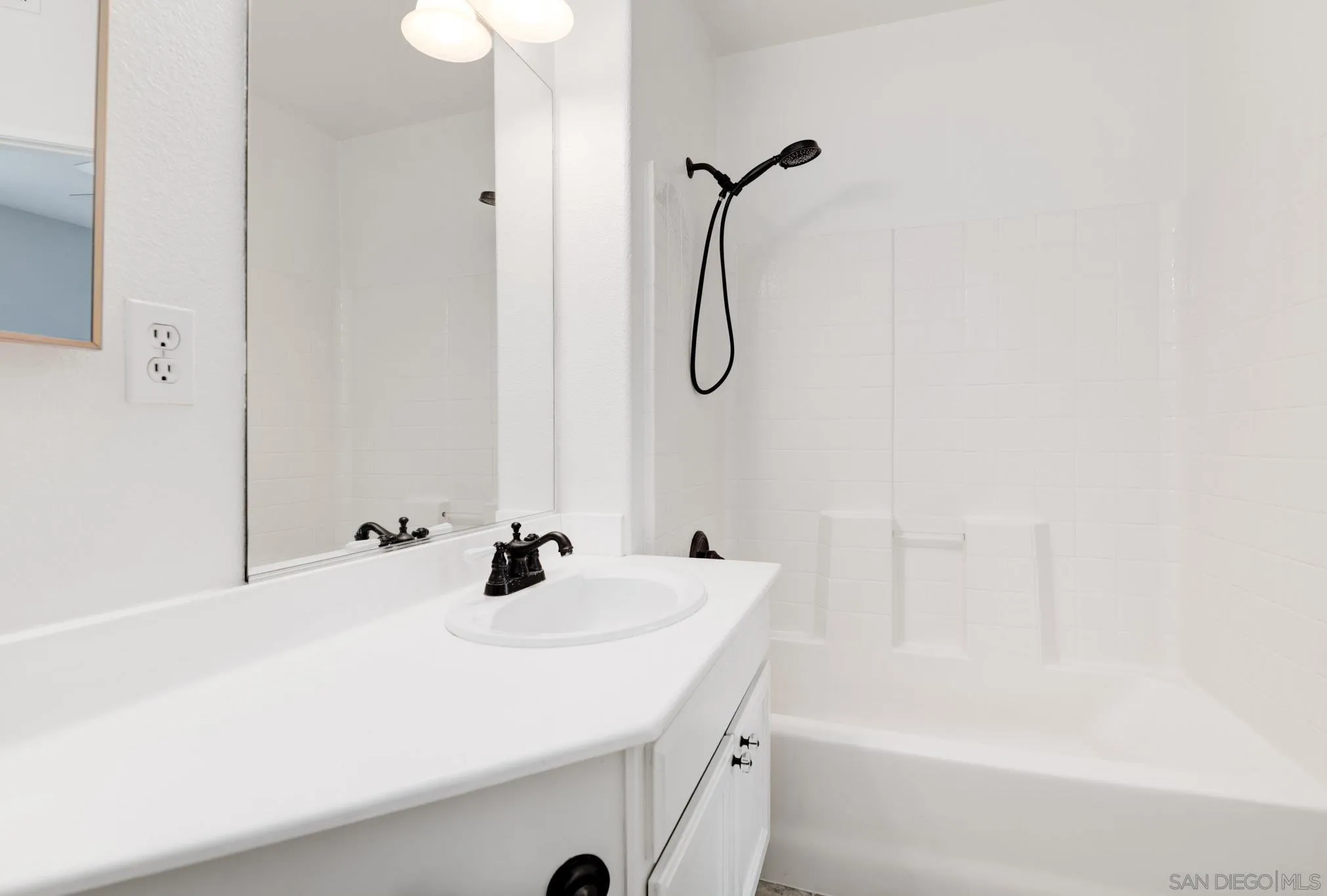 https://cdn.realtyfeed.com/cdn/127/250036978/95dee6b84eb3e90ddcc0ad34d937f16d.webp